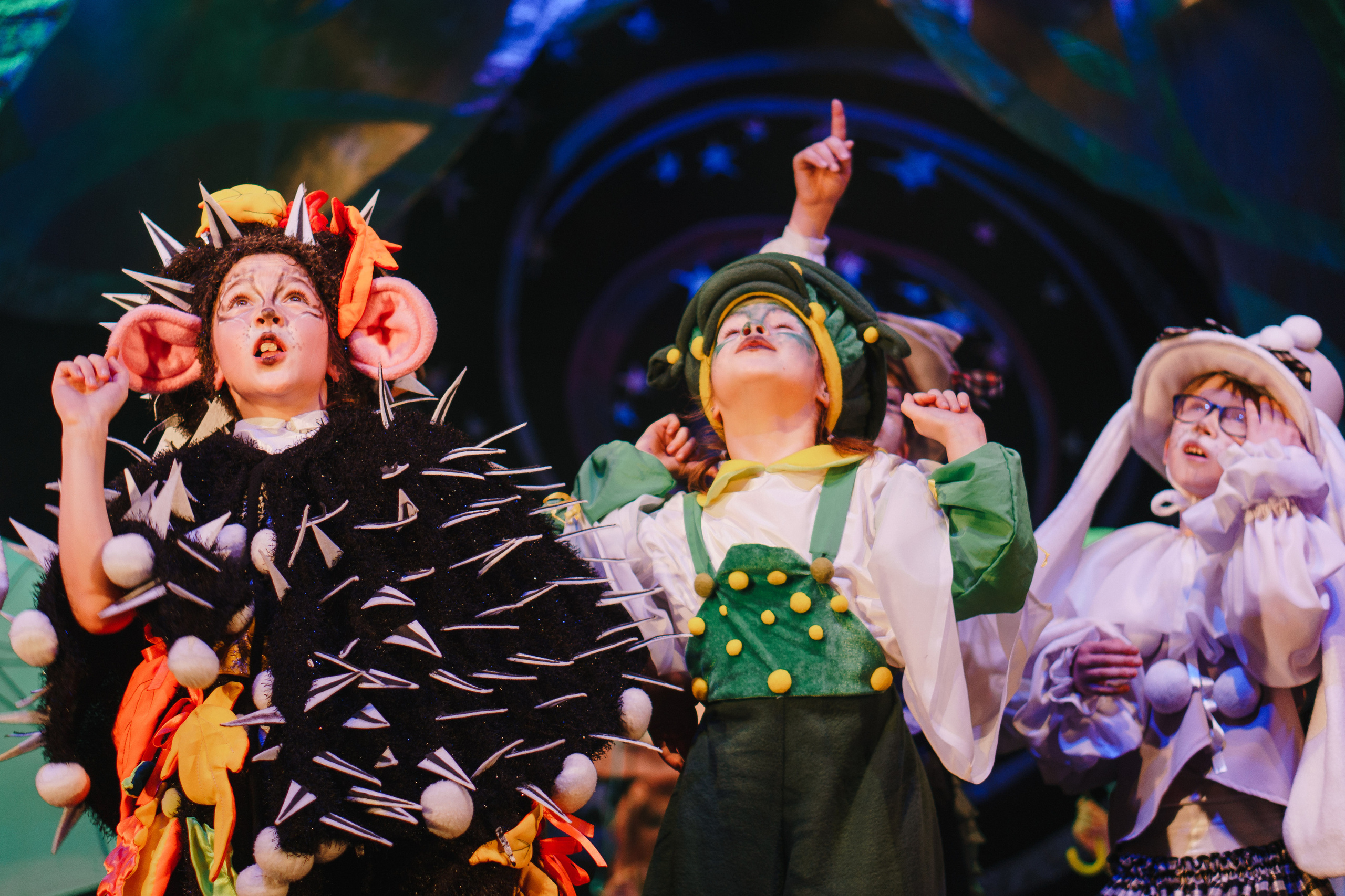 Театр «Сорванцы». Давайте никогда не расставаться. Фото • Відео • Аерозйомка • Контент для бізнесу