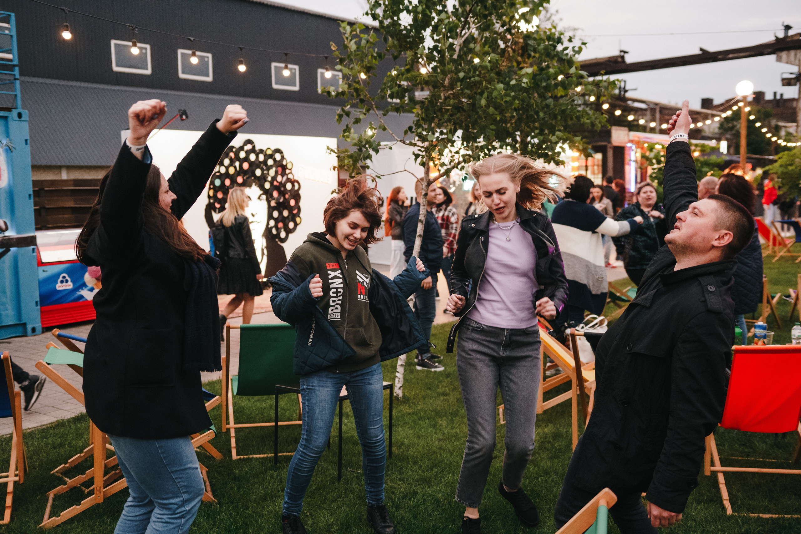 Фестиваль Поколение 90-х. День 2. Foto • Video • Produktion • Luftbildaufnahmen • Erstellung von Medien