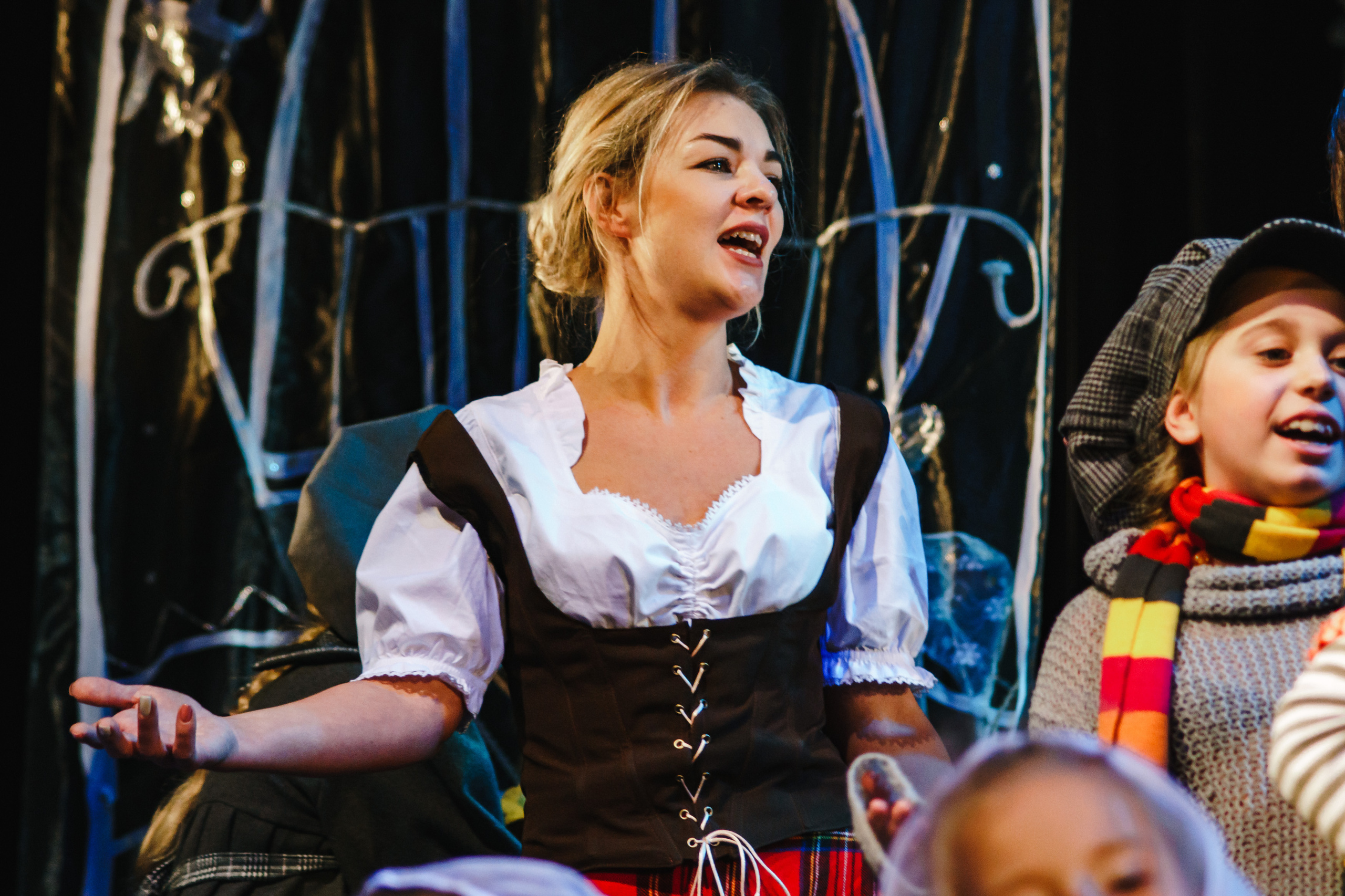 Театр «Сорванцы». Голубая стрела. Фото • Видео • Аэросъемка • Контент для бизнеса