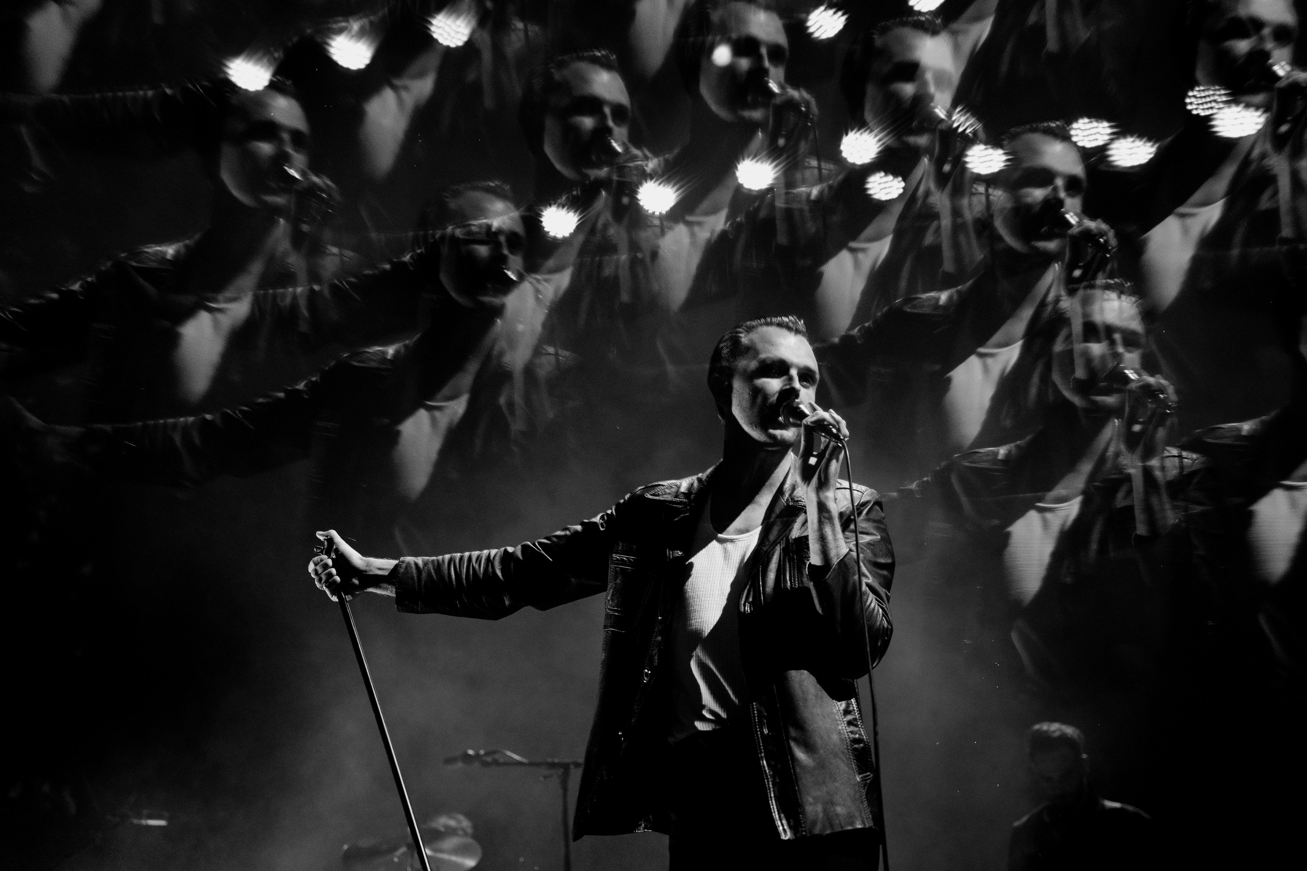 HURTS — Sigulda Medieval Castle. Фото • Відео • Аерозйомка • Контент для бізнесу