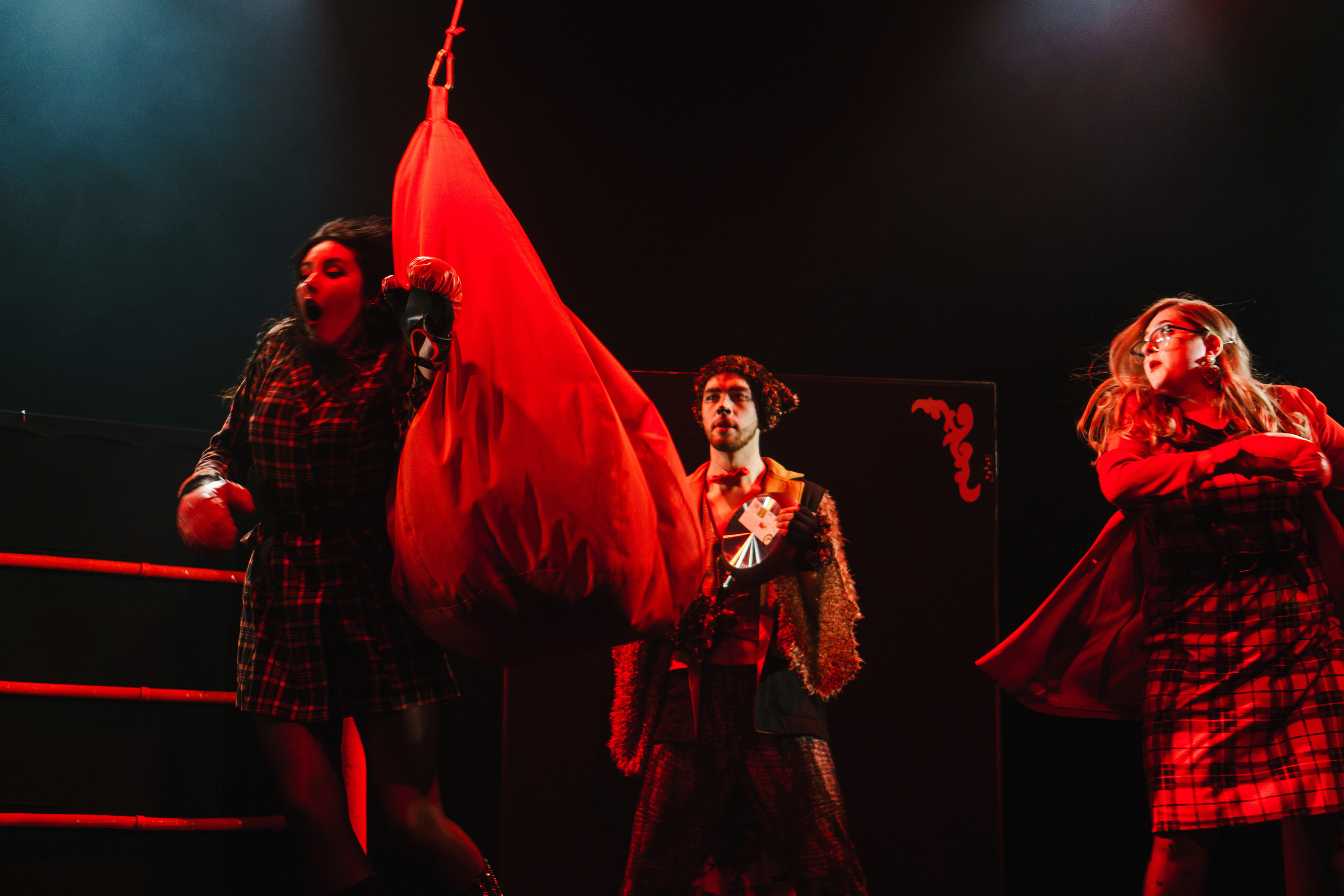 Театр «Сорванцы». Три плюс Кот. Фото • Видео • Аэросъемка • Контент для бизнеса