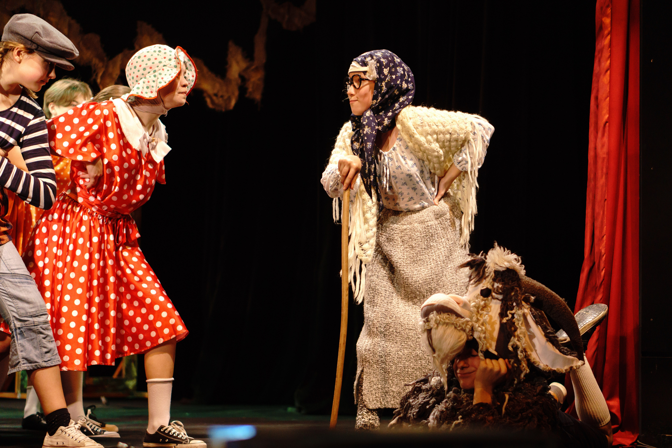 Театр «Сорванцы». Манюня. Фото • Відео • Аерозйомка • Контент для бізнесу