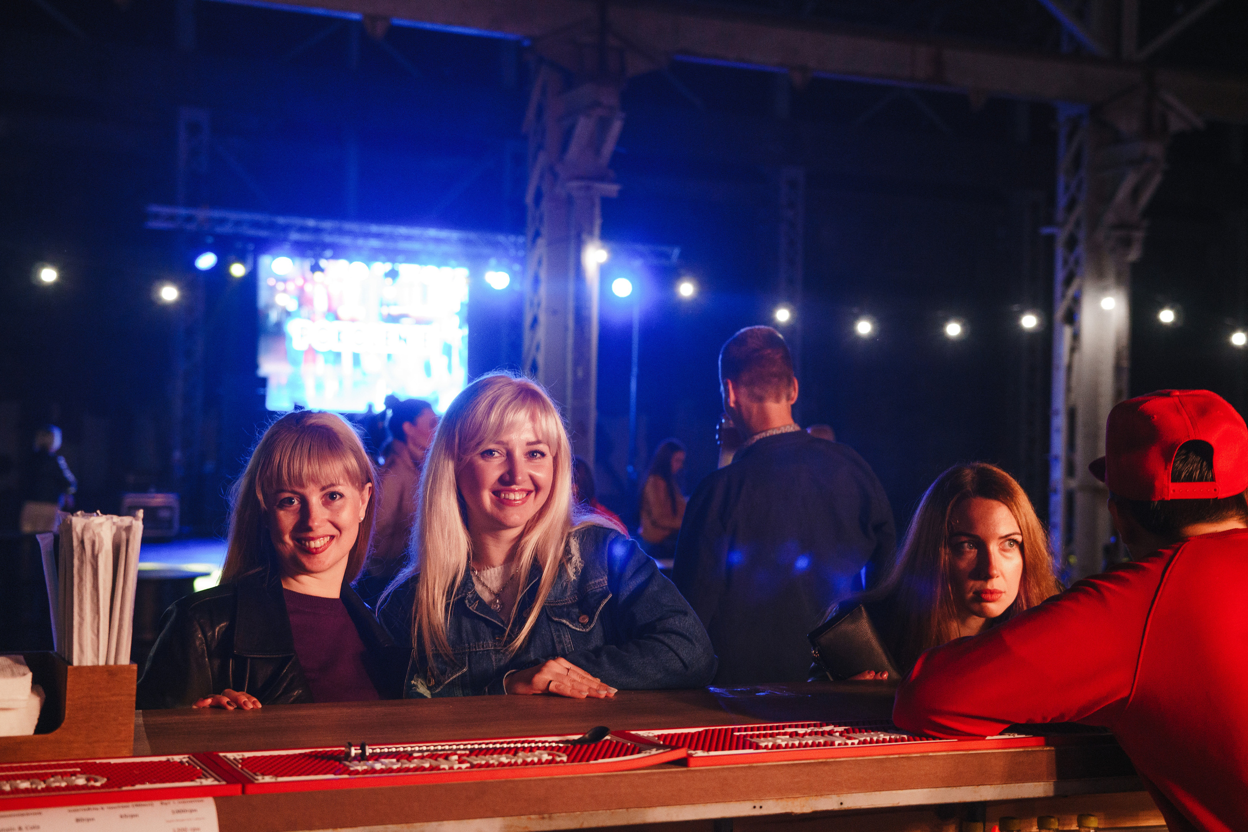 Фестиваль Поколение 90-х. День 2. Foto • Video • Produktion • Luftbildaufnahmen • Erstellung von Medien