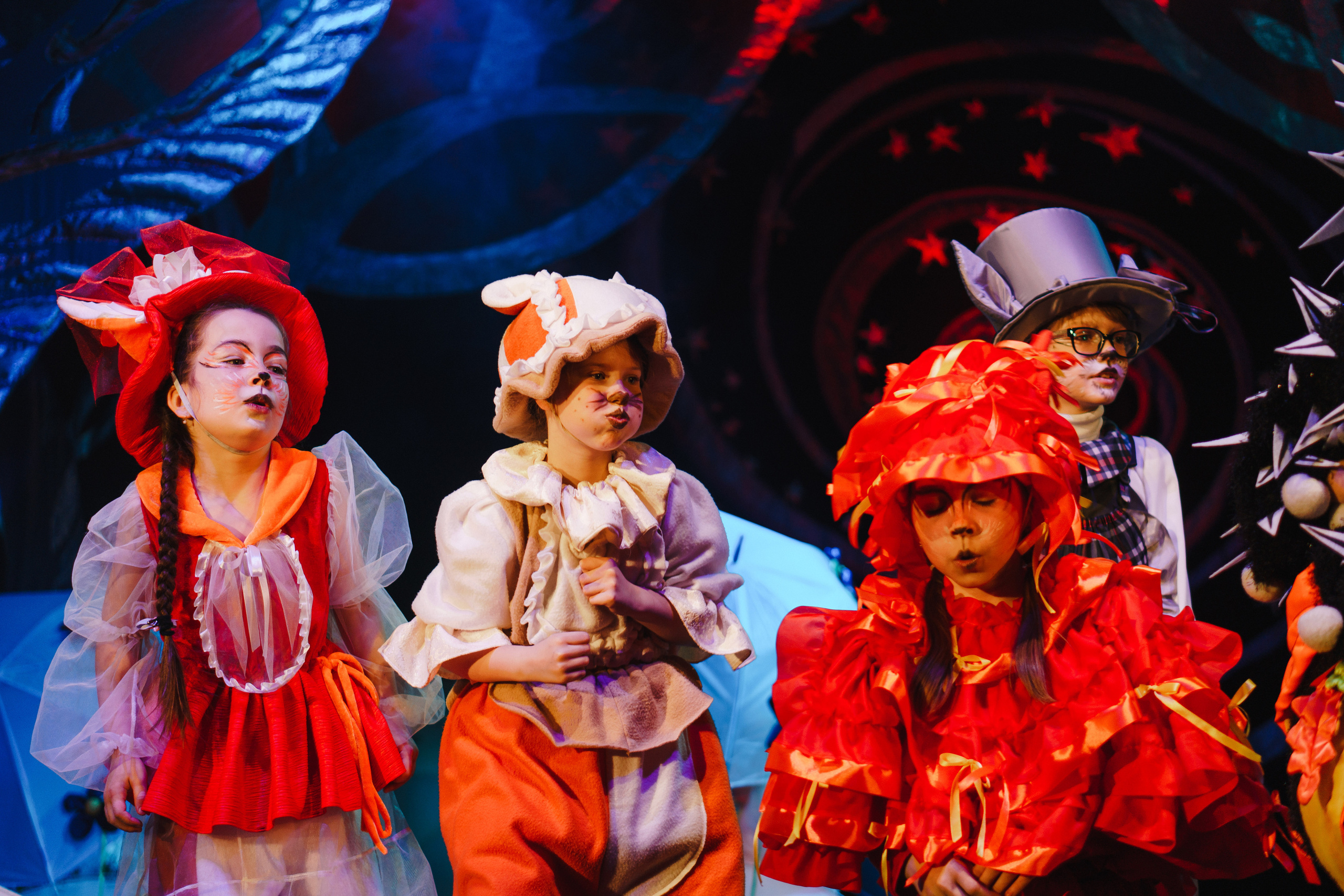 Театр «Сорванцы». Давайте никогда не расставаться. Фото • Відео • Аерозйомка • Контент для бізнесу