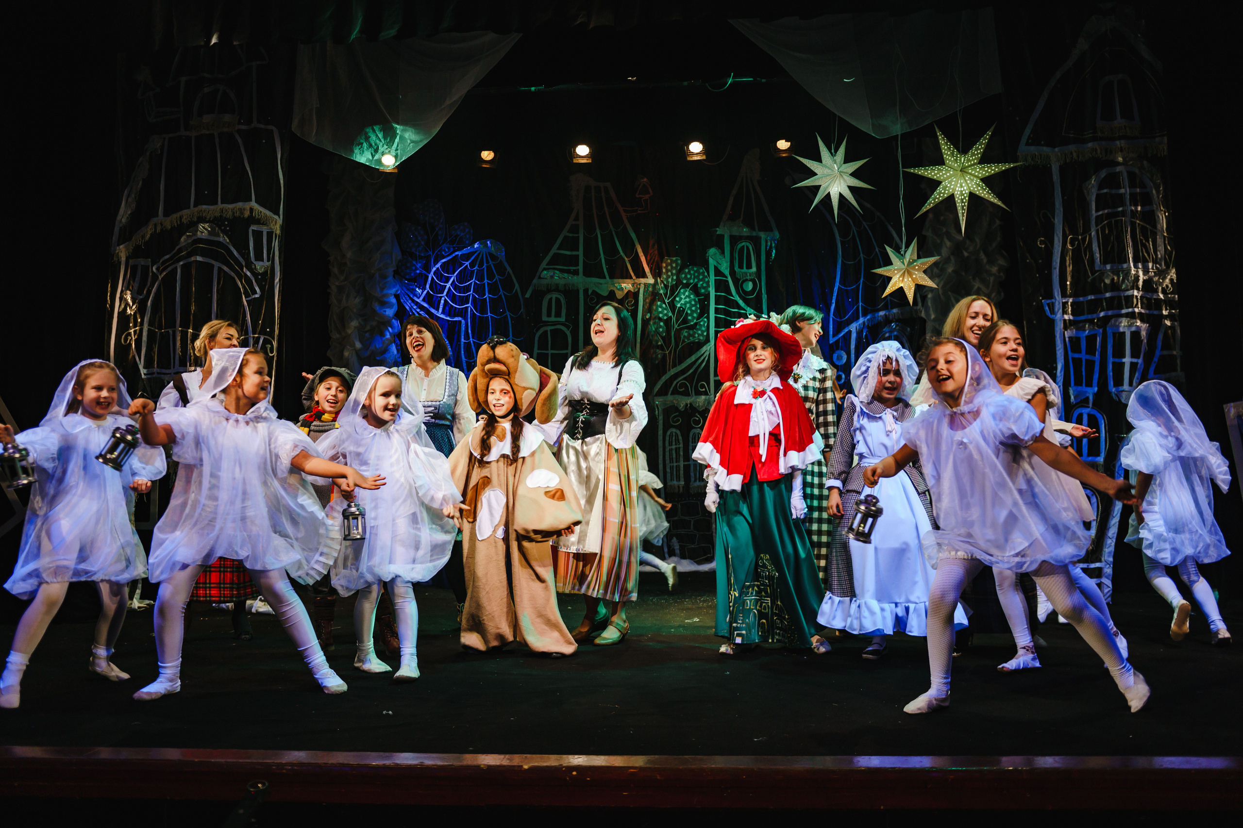 Театр «Сорванцы». Голубая стрела. Фото • Видео • Аэросъемка • Контент для бизнеса