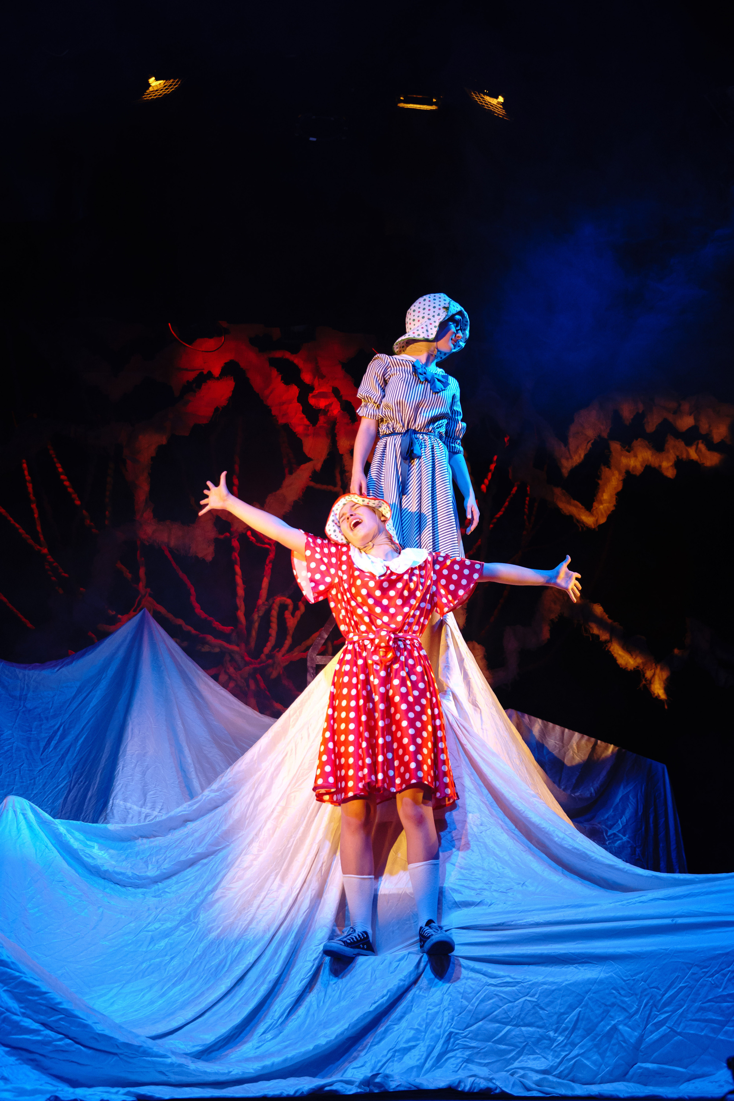 Театр «Сорванцы». Манюня. Фото • Відео • Аерозйомка • Контент для бізнесу