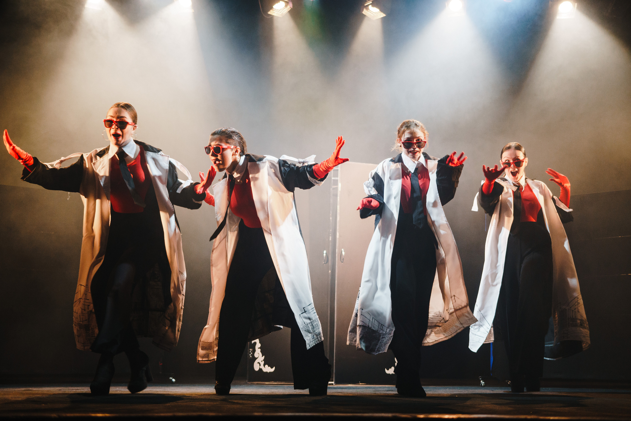 Театр «Сорванцы». Три плюс Кот. Фото • Видео • Аэросъемка • Контент для бизнеса