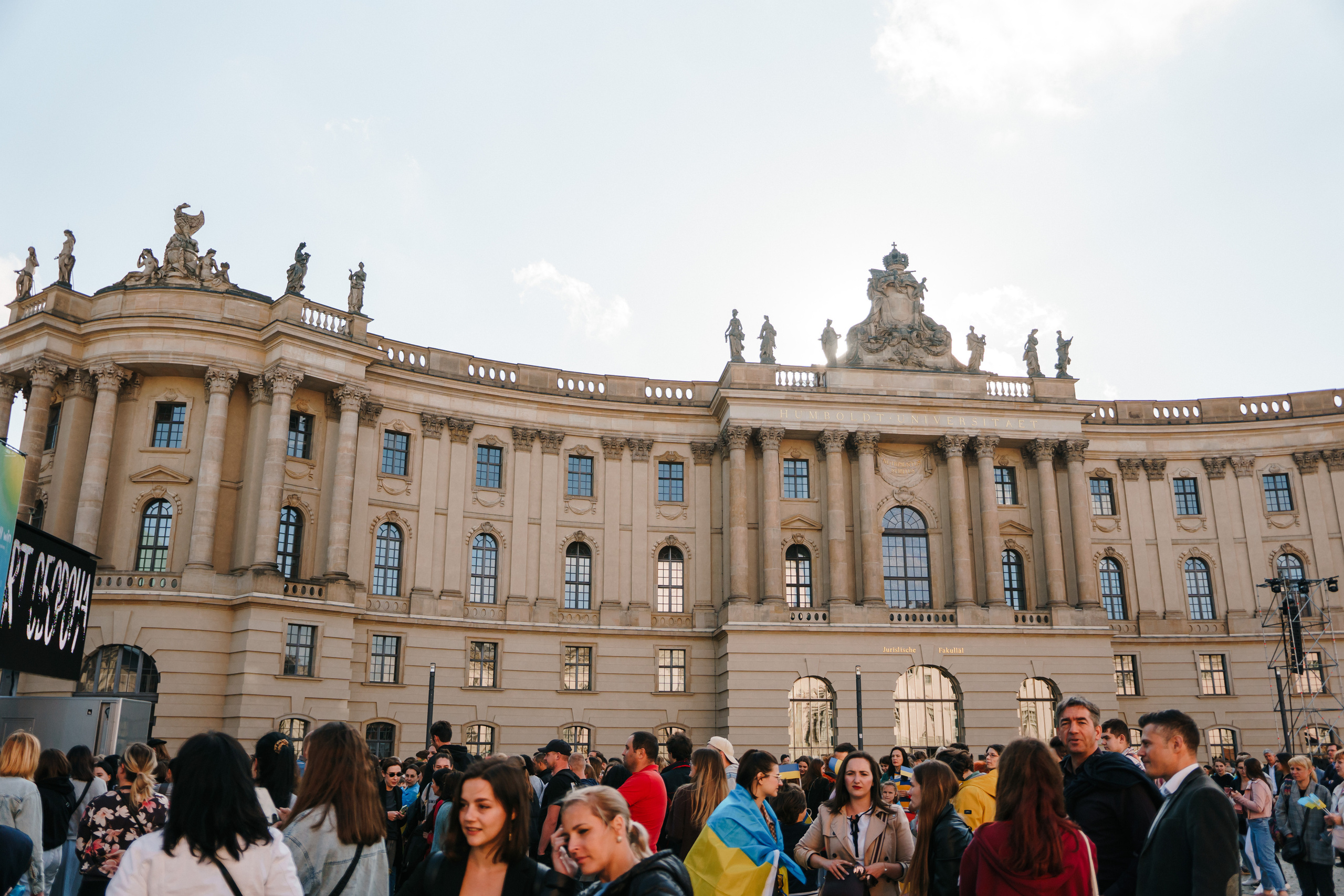 Life Will Win. Berlin. Photo • Video • Production • Aerial • Media Creation