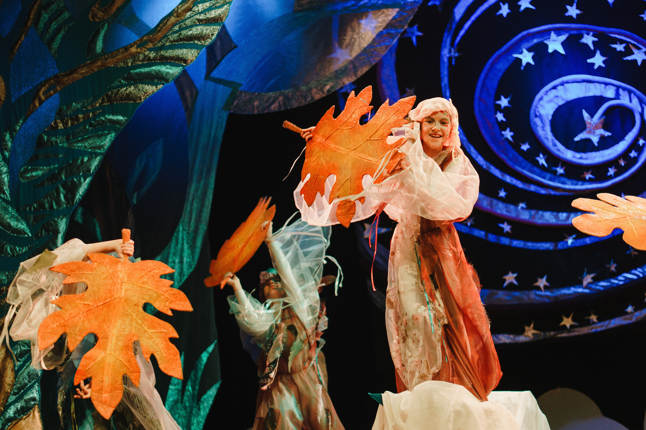 Театр «Сорванцы». Давайте никогда не расставаться. Фото • Відео • Аерозйомка • Контент для бізнесу