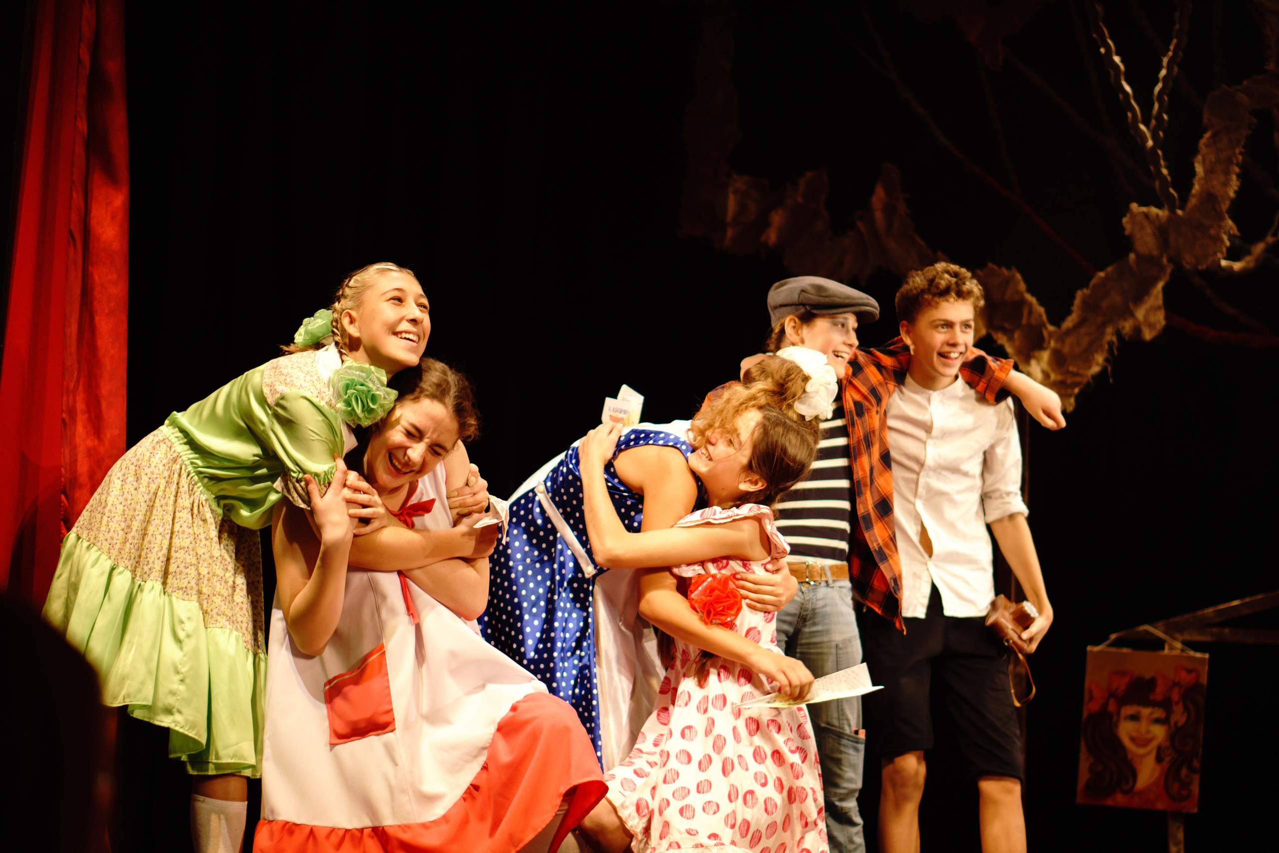 Театр «Сорванцы». Манюня. Фото • Відео • Аерозйомка • Контент для бізнесу