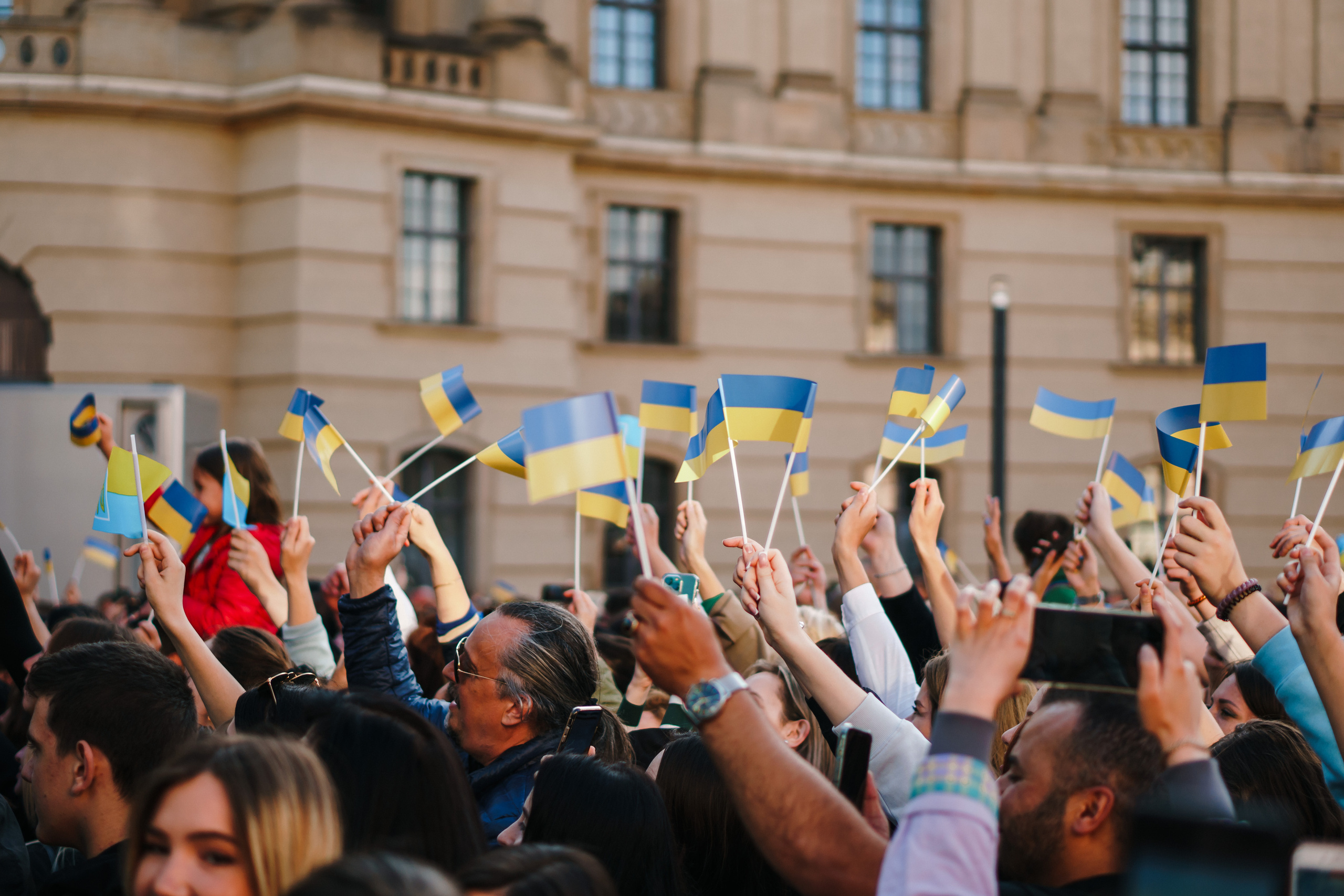 Life Will Win. Berlin. Photo • Video • Production • Aerial • Media Creation