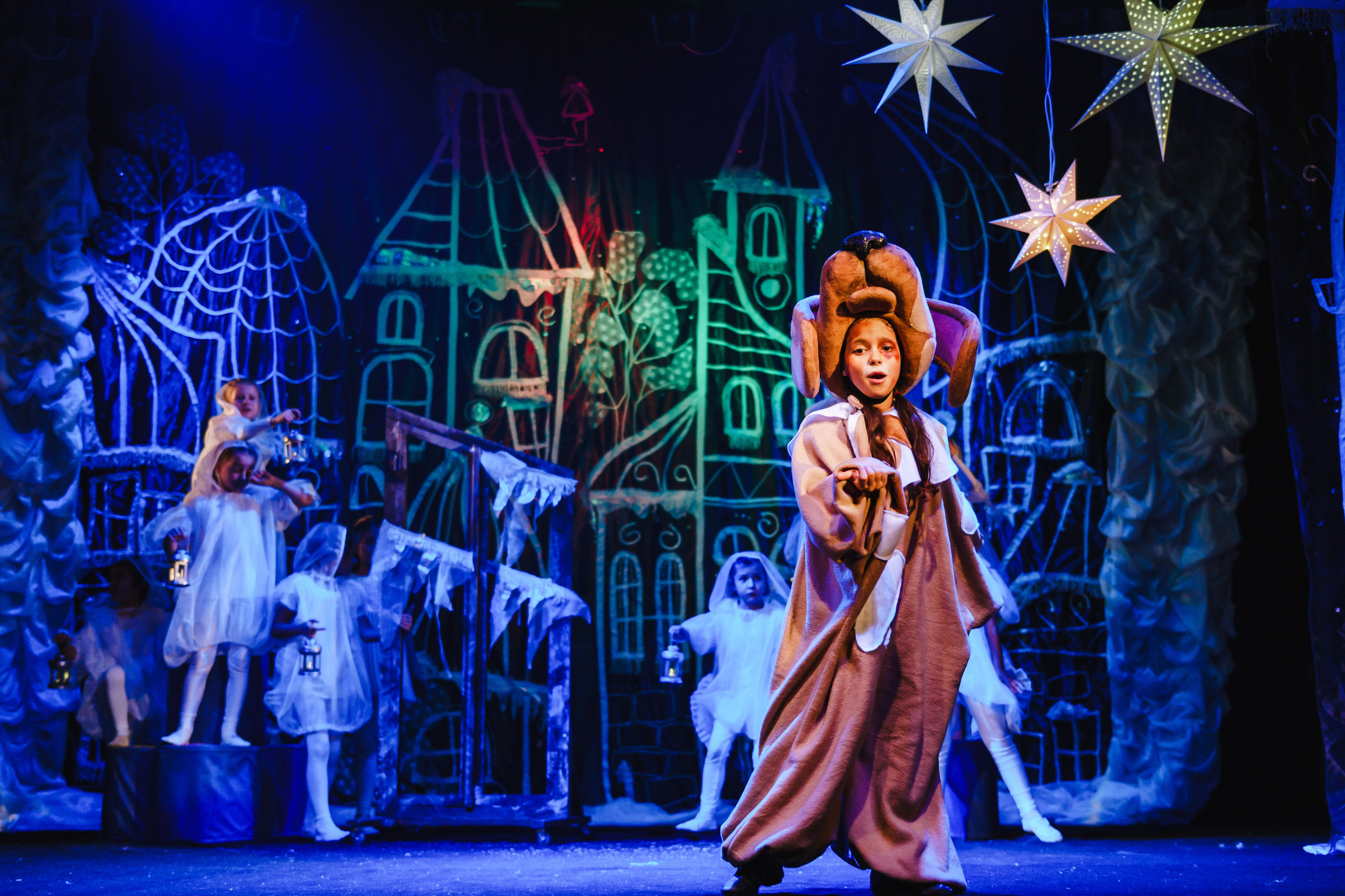 Театр «Сорванцы». Голубая стрела. Фото • Видео • Аэросъемка • Контент для бизнеса