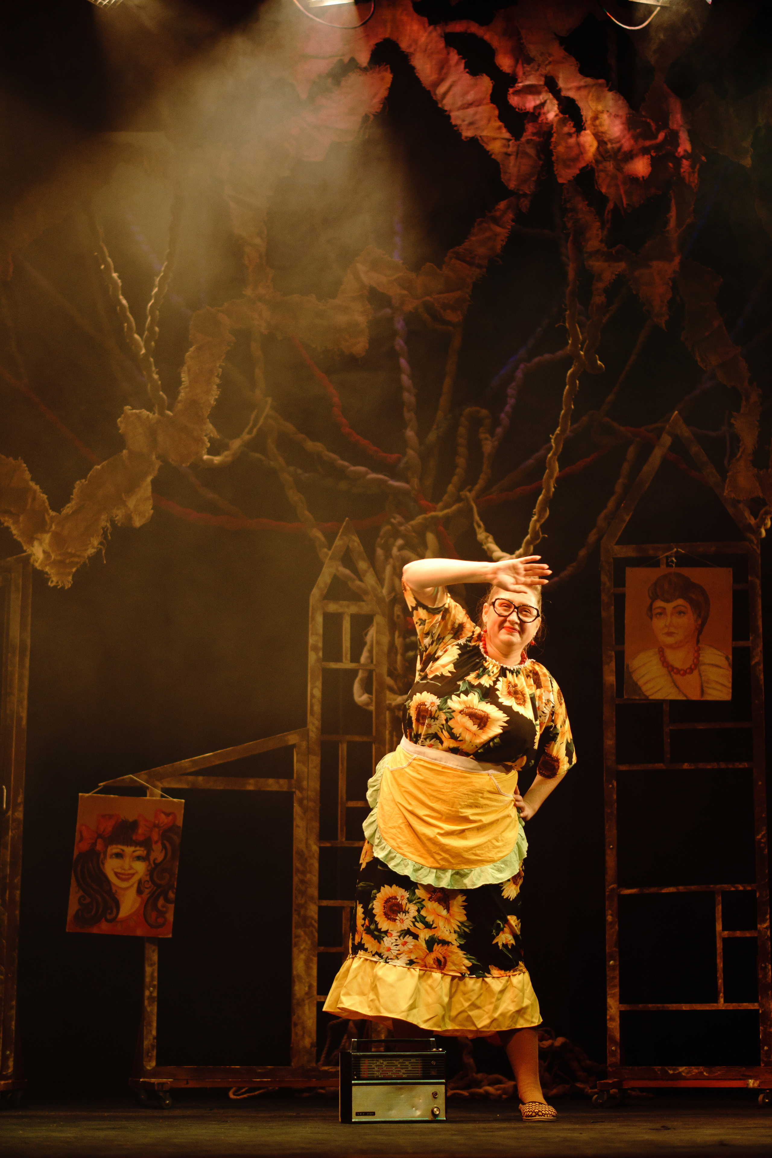 Театр «Сорванцы». Манюня. Фото • Відео • Аерозйомка • Контент для бізнесу