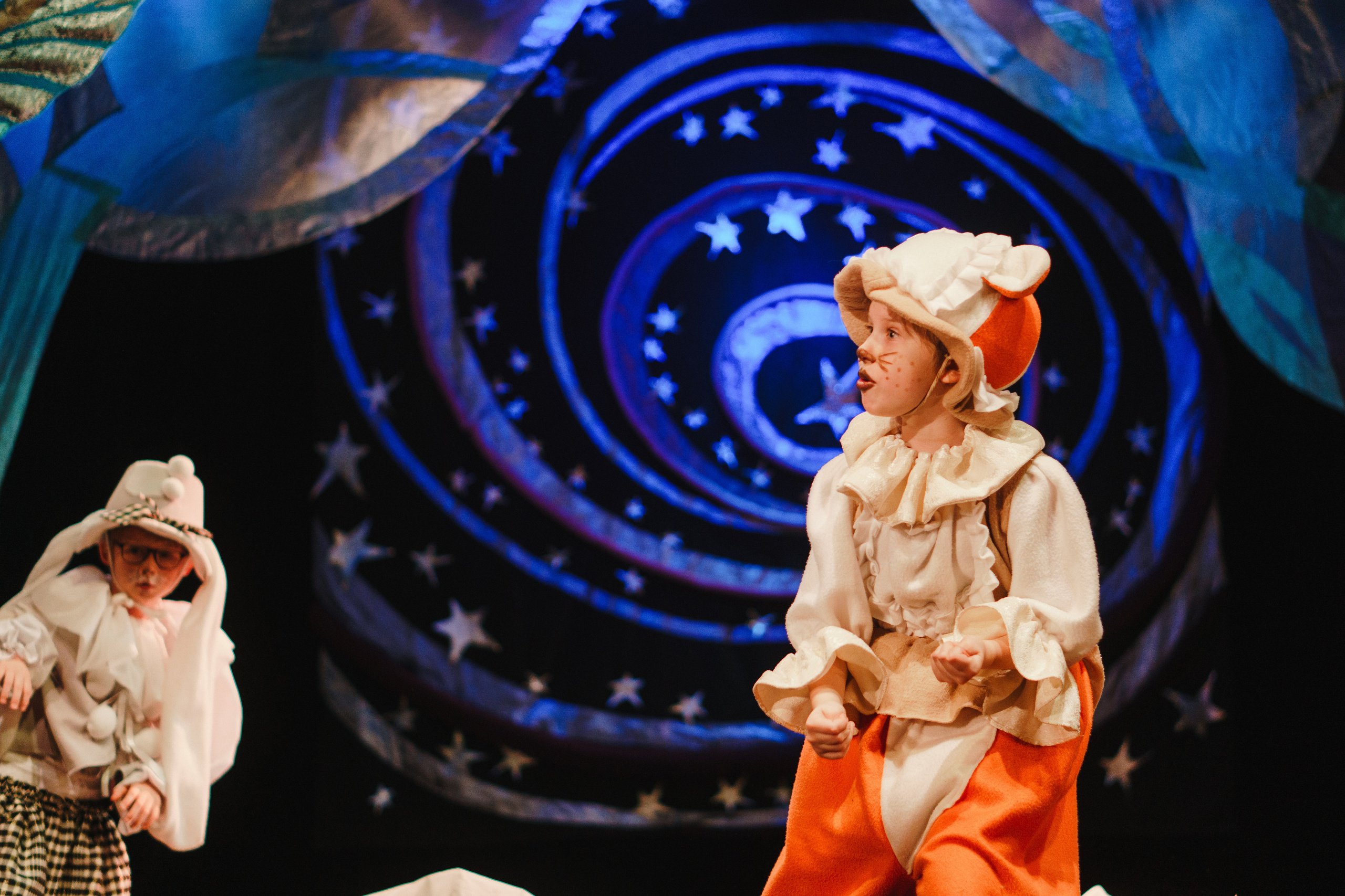 Театр «Сорванцы». Давайте никогда не расставаться. Фото • Відео • Аерозйомка • Контент для бізнесу