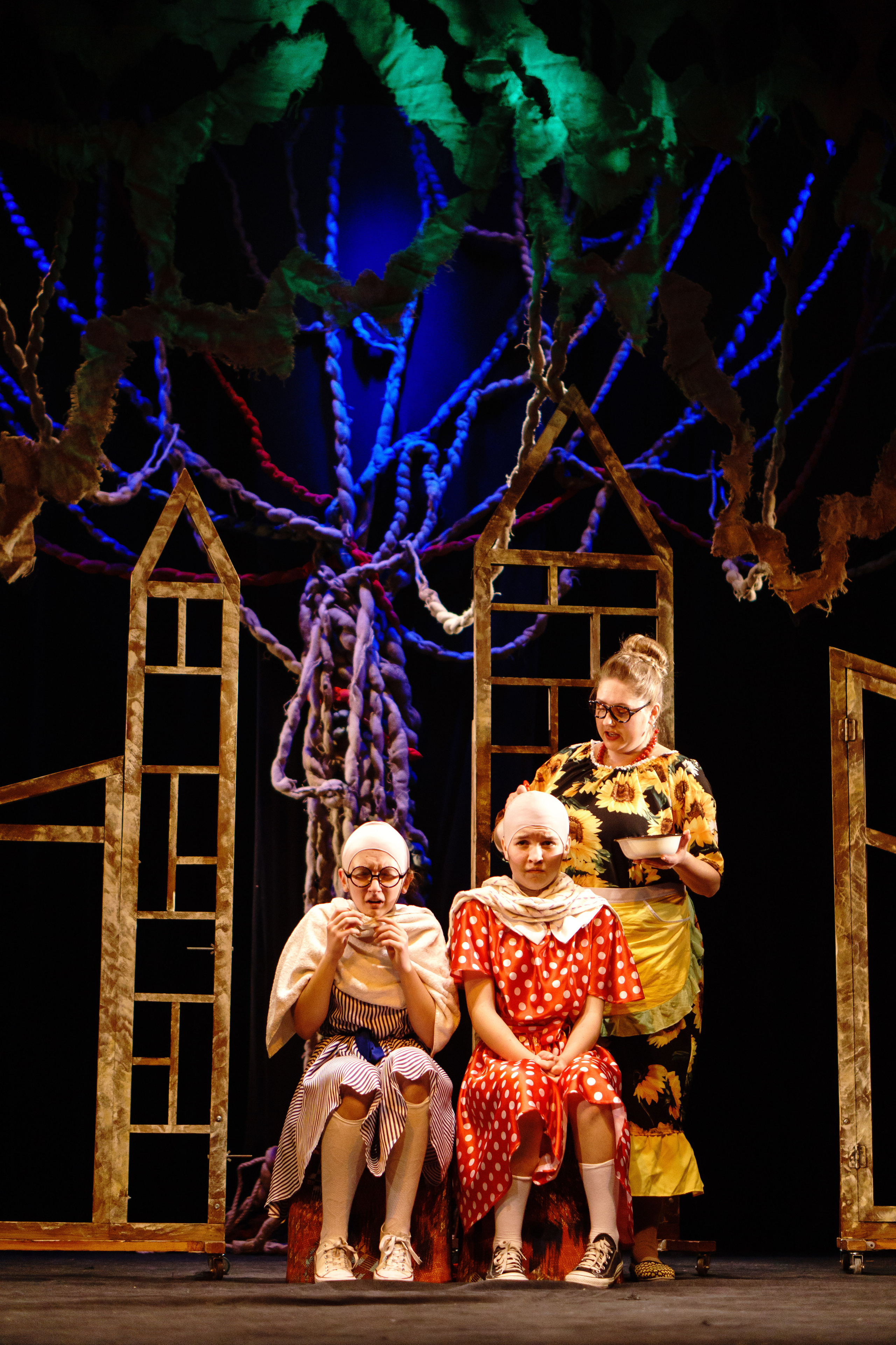 Театр «Сорванцы». Манюня. Фото • Відео • Аерозйомка • Контент для бізнесу