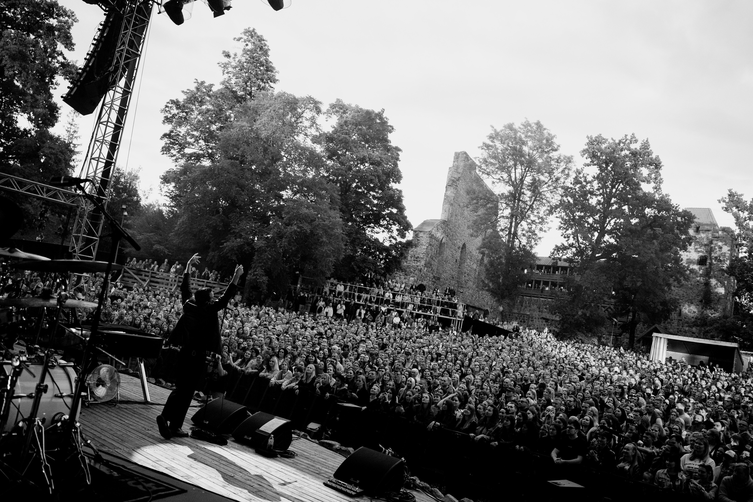 HURTS — Sigulda Medieval Castle. Фото • Відео • Аерозйомка • Контент для бізнесу