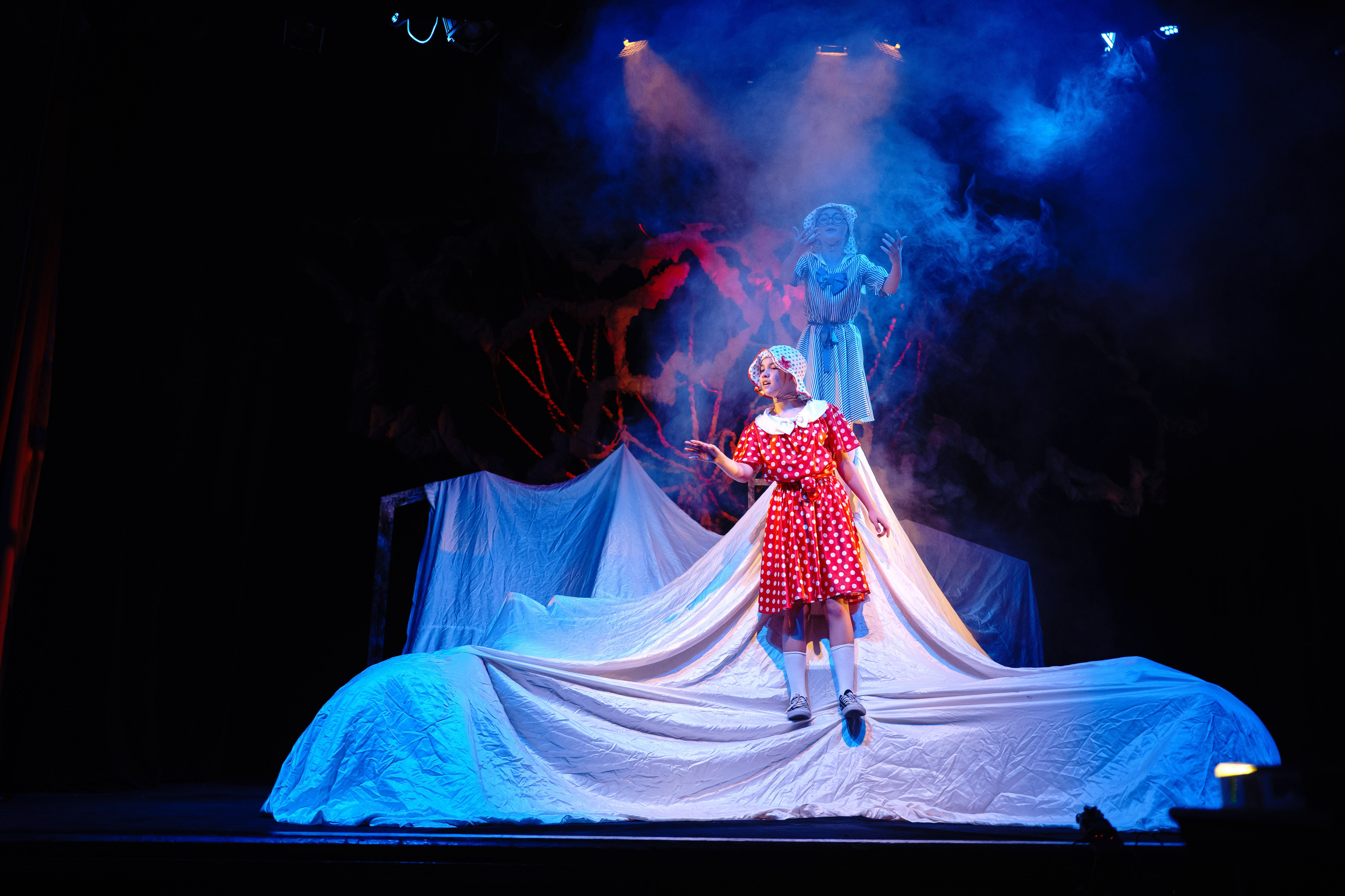 Театр «Сорванцы». Манюня. Фото • Відео • Аерозйомка • Контент для бізнесу