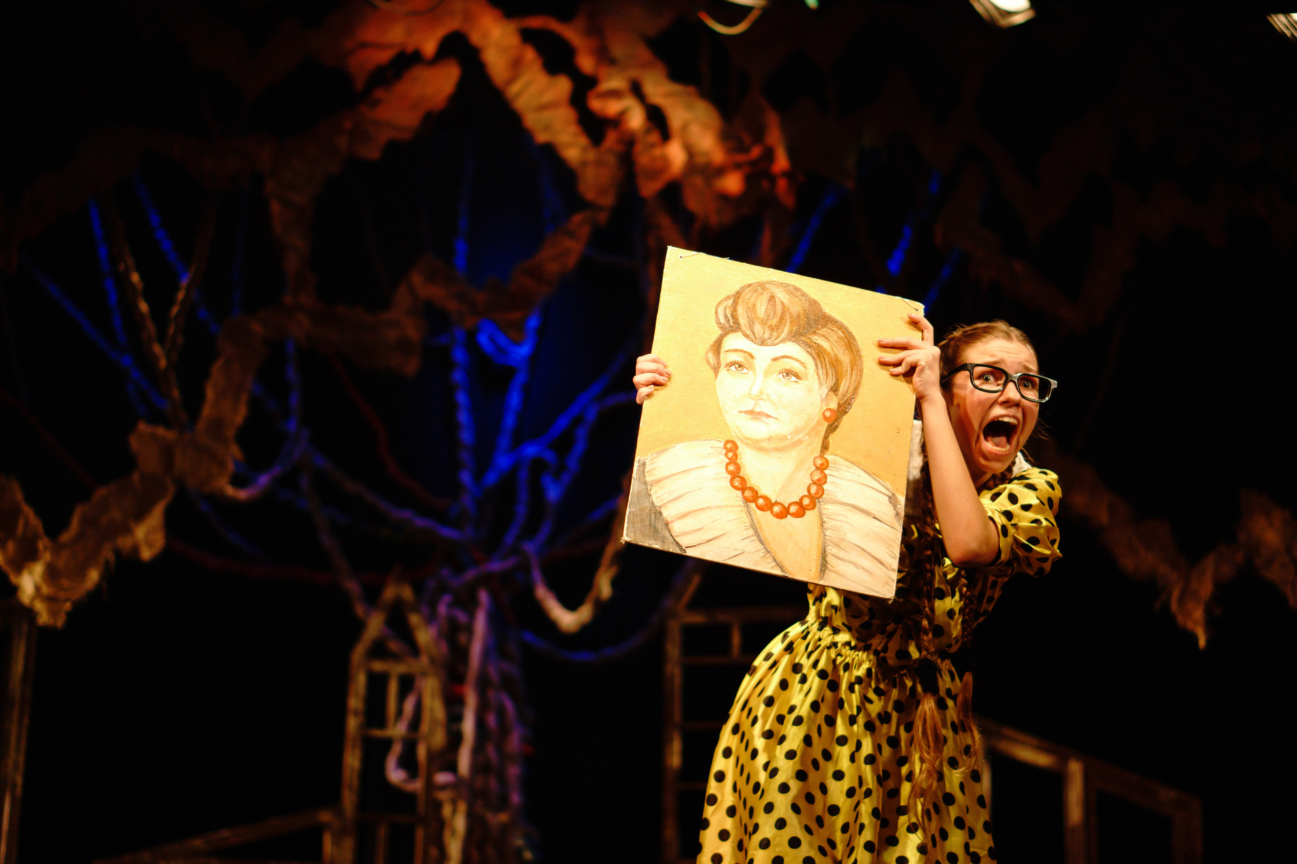 Театр «Сорванцы». Манюня. Фото • Відео • Аерозйомка • Контент для бізнесу