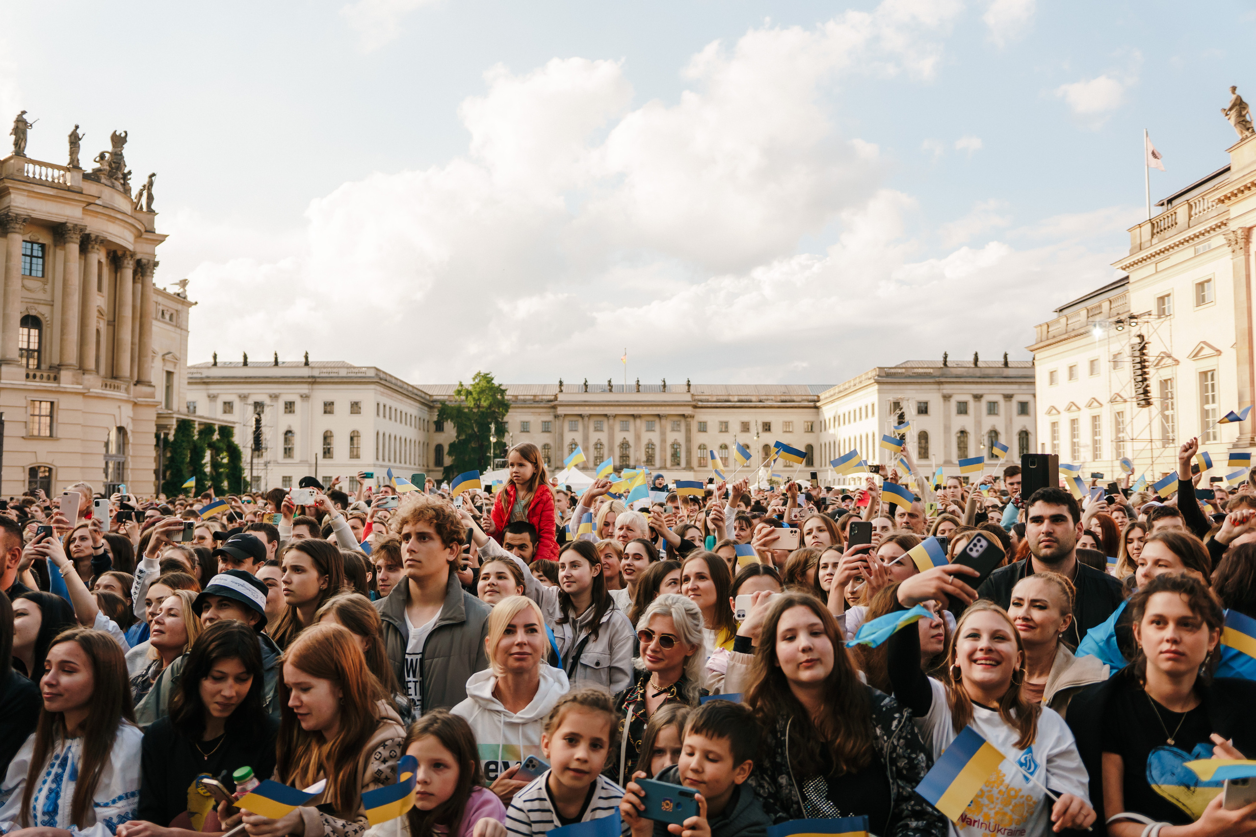 Life Will Win. Berlin. Photo • Video • Production • Aerial • Media Creation