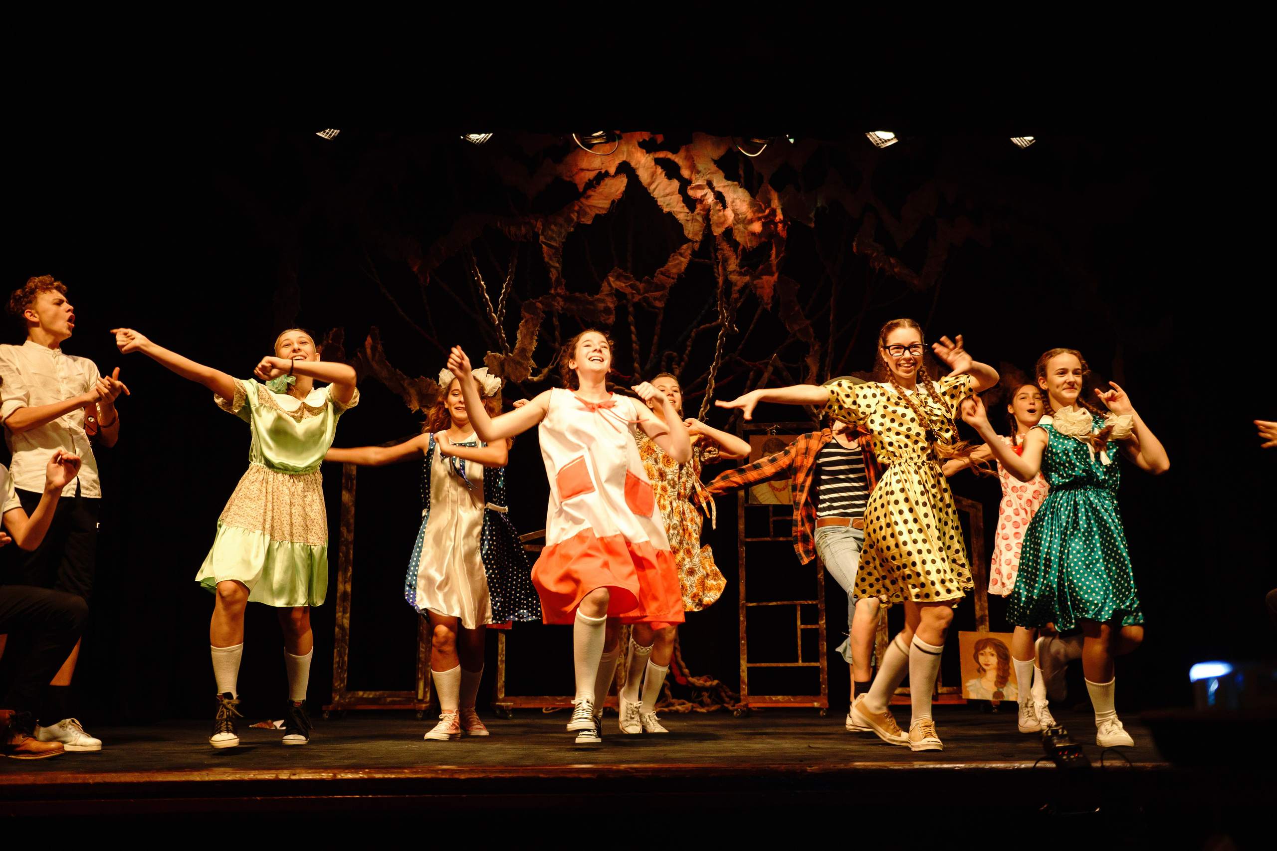 Театр «Сорванцы». Манюня. Фото • Відео • Аерозйомка • Контент для бізнесу