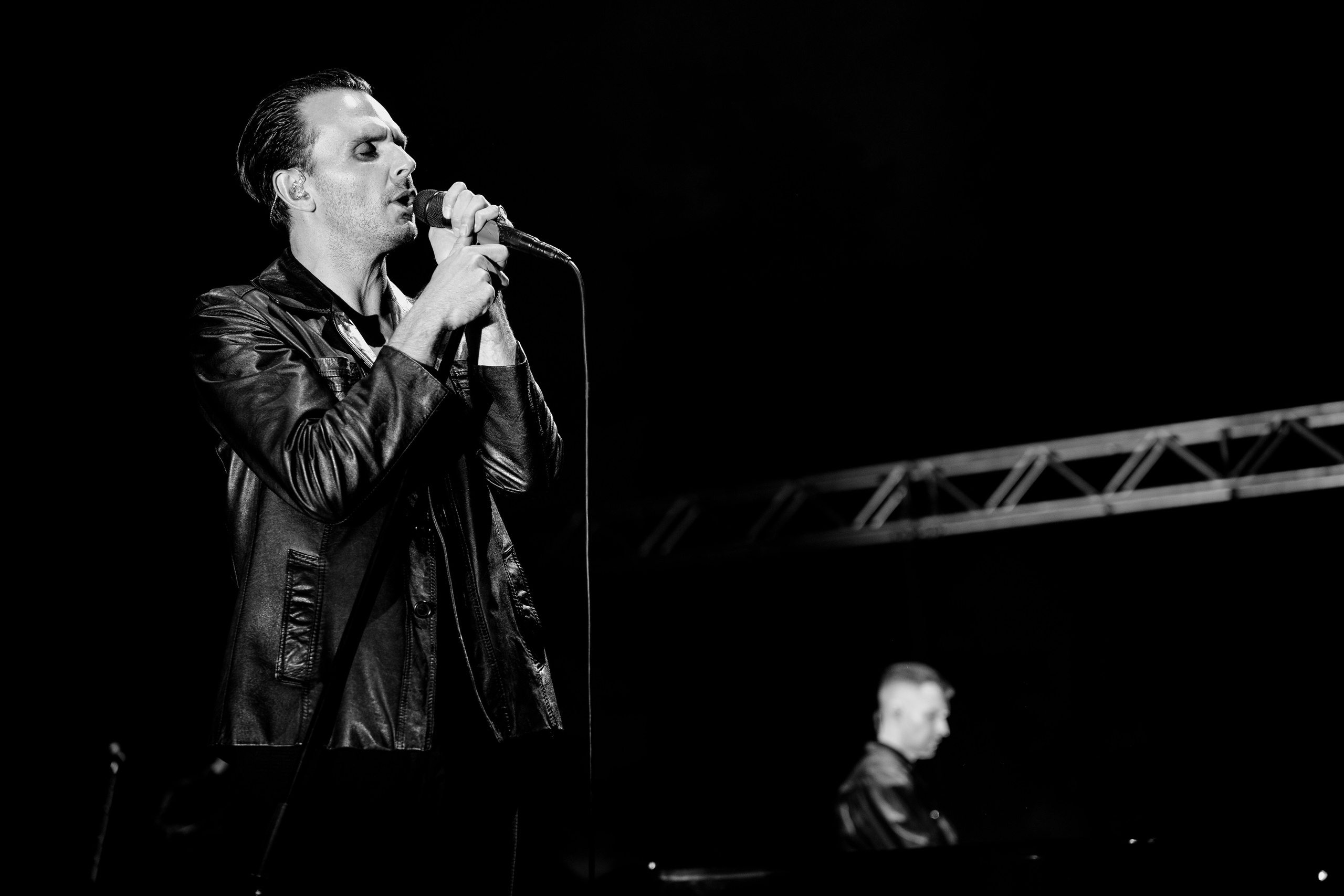 HURTS — Sigulda Medieval Castle. Фото • Відео • Аерозйомка • Контент для бізнесу