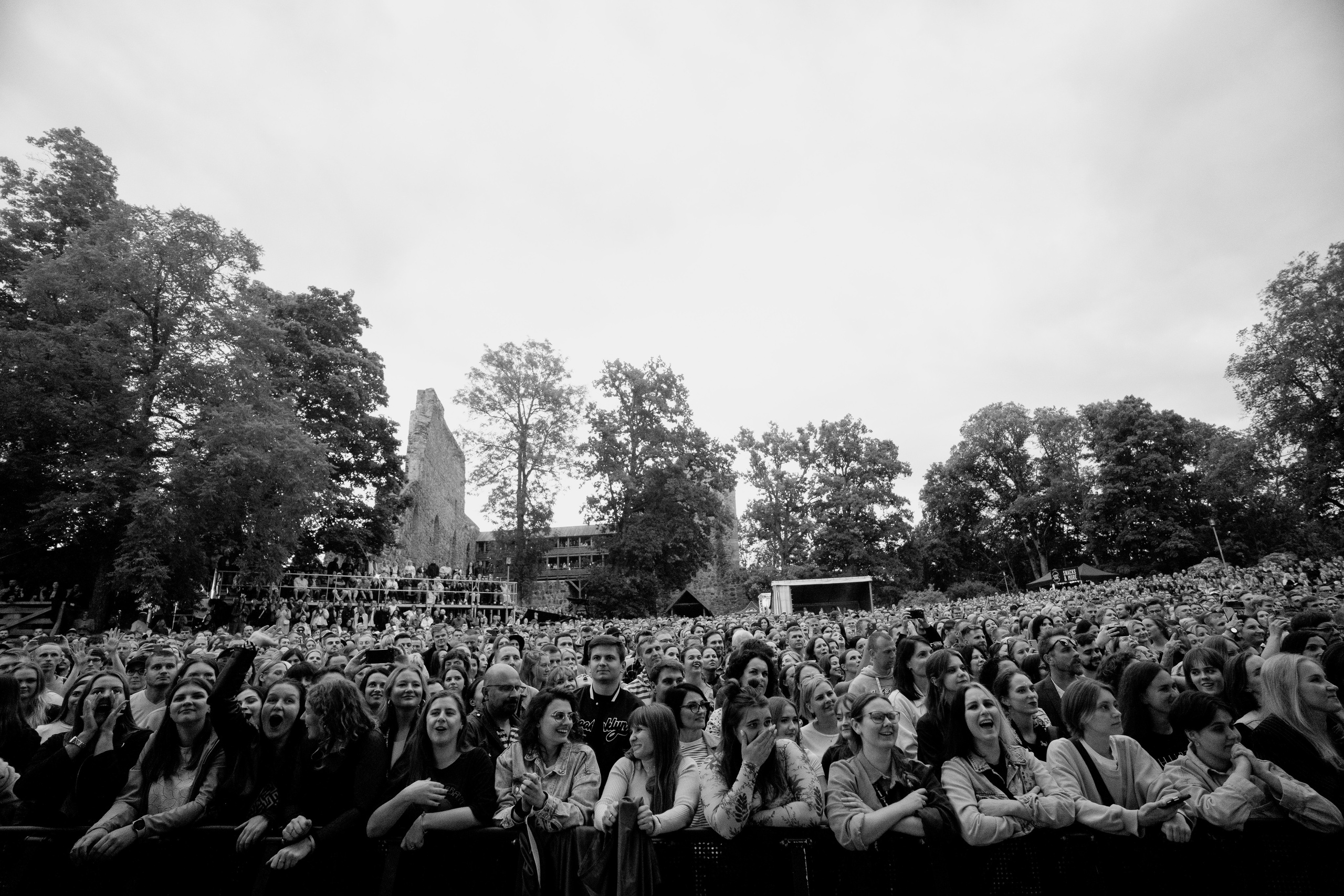 HURTS — Sigulda Medieval Castle. Фото • Відео • Аерозйомка • Контент для бізнесу