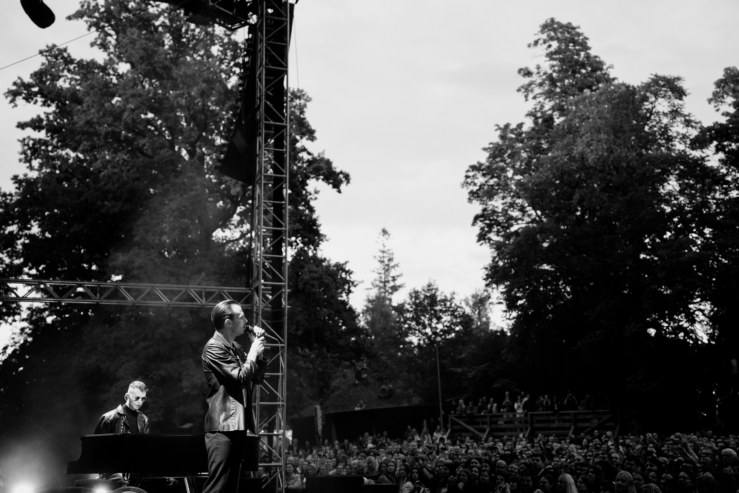 HURTS — Sigulda Medieval Castle. Фото • Відео • Аерозйомка • Контент для бізнесу