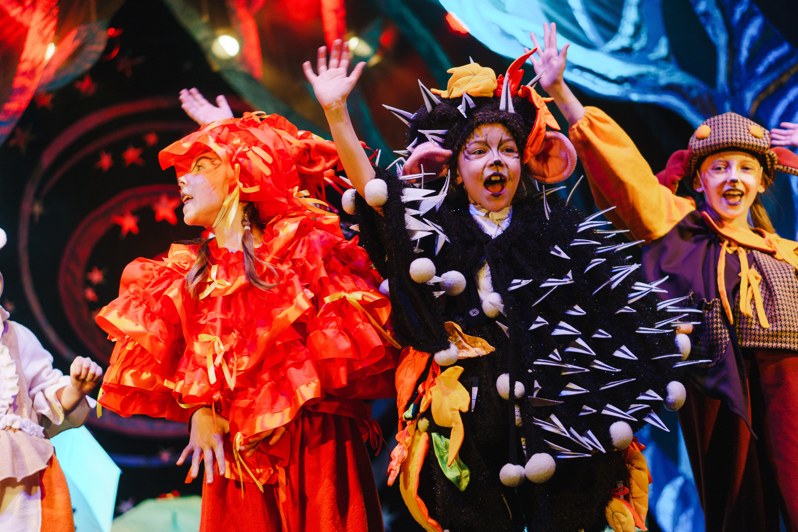 Театр «Сорванцы». Давайте никогда не расставаться. Фото • Відео • Аерозйомка • Контент для бізнесу