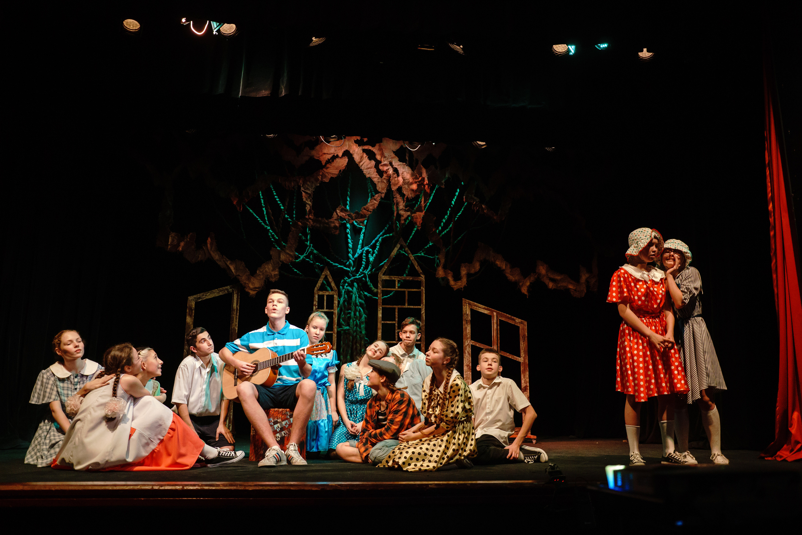 Театр «Сорванцы». Манюня. Фото • Відео • Аерозйомка • Контент для бізнесу