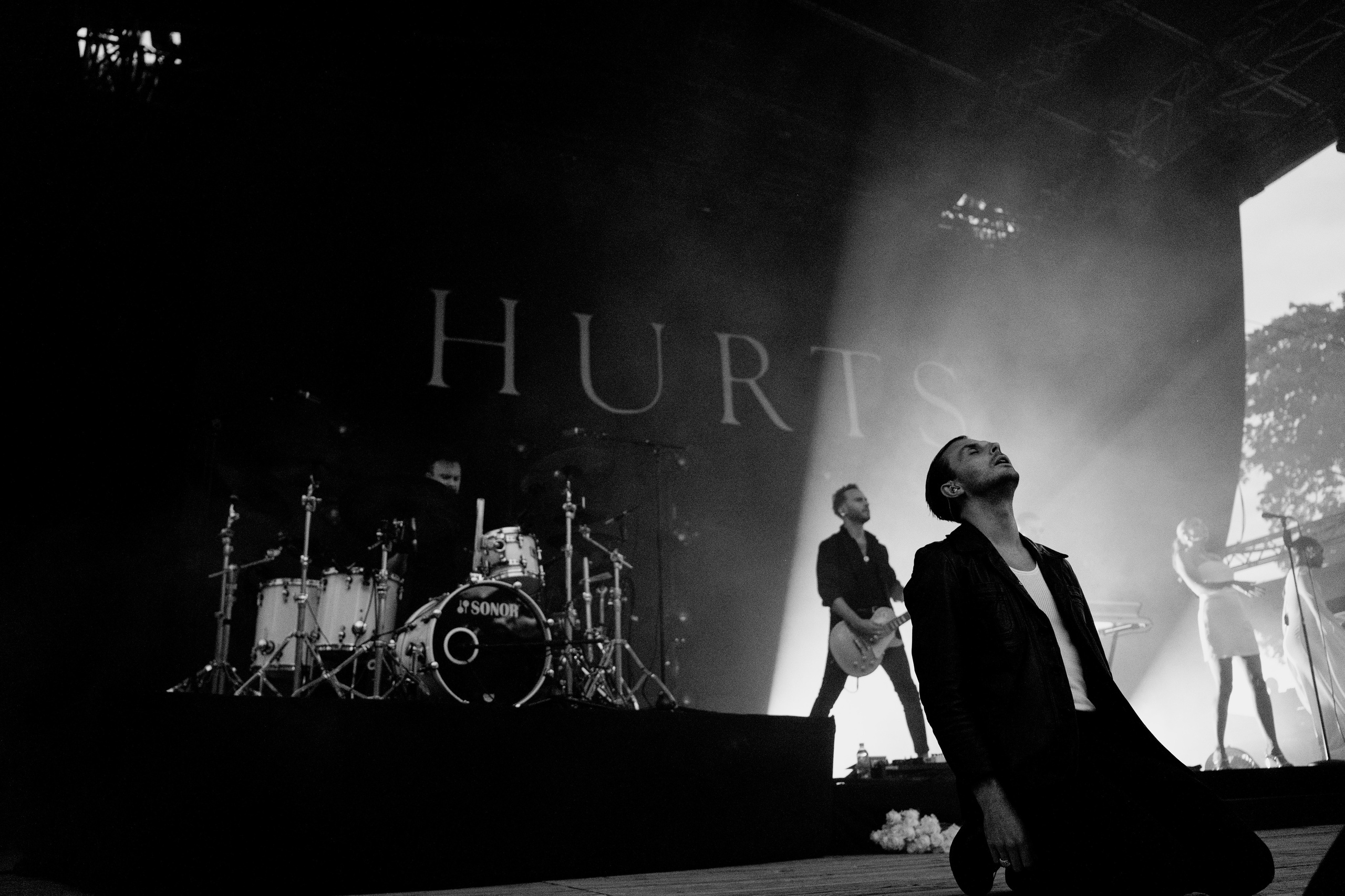 HURTS — Sigulda Medieval Castle. Фото • Відео • Аерозйомка • Контент для бізнесу