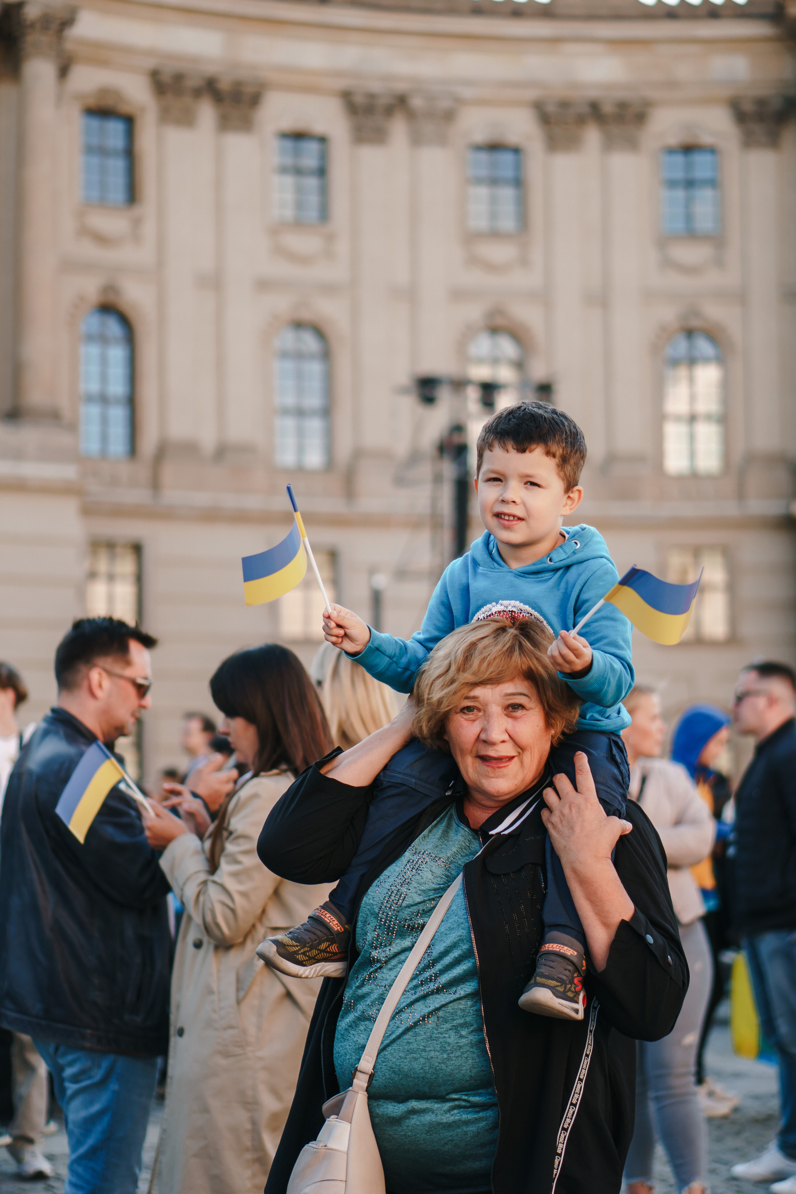 Life Will Win. Berlin. Photo • Video • Production • Aerial • Media Creation