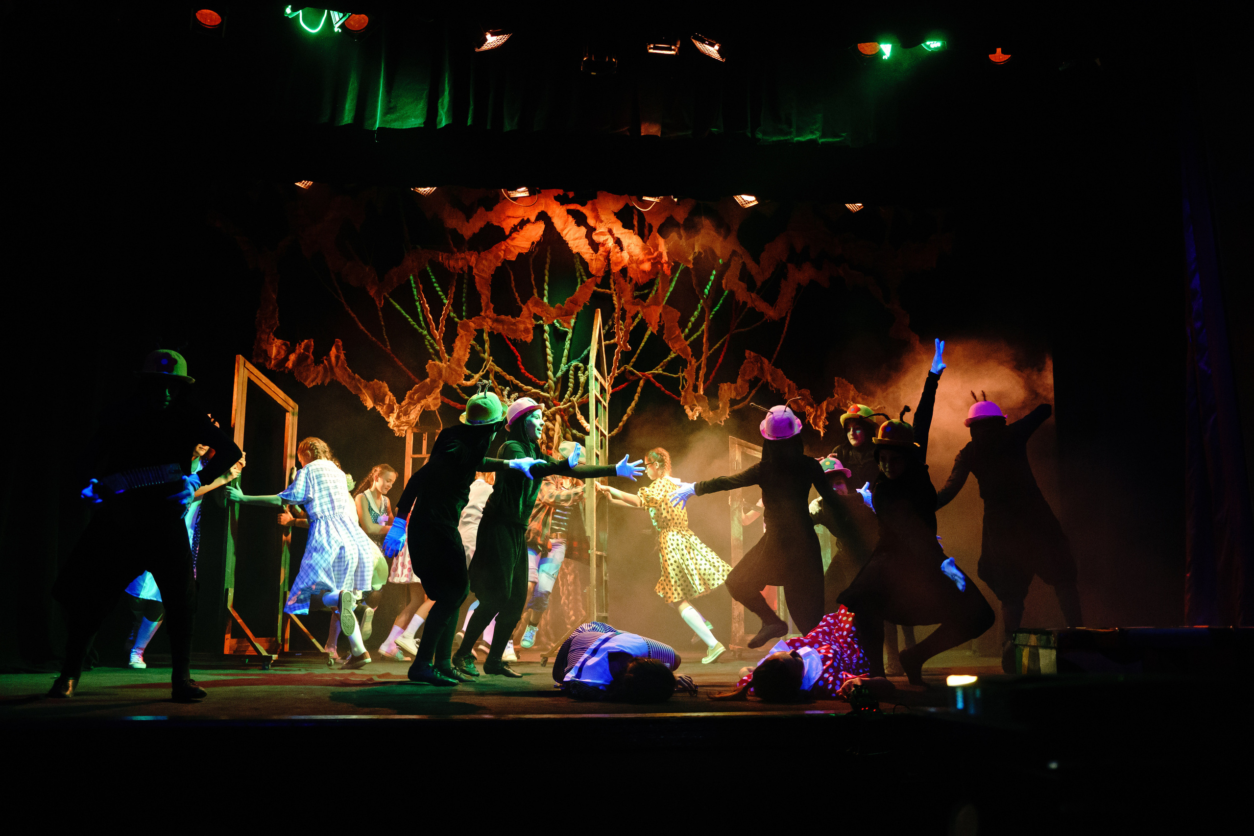 Театр «Сорванцы». Манюня. Фото • Відео • Аерозйомка • Контент для бізнесу