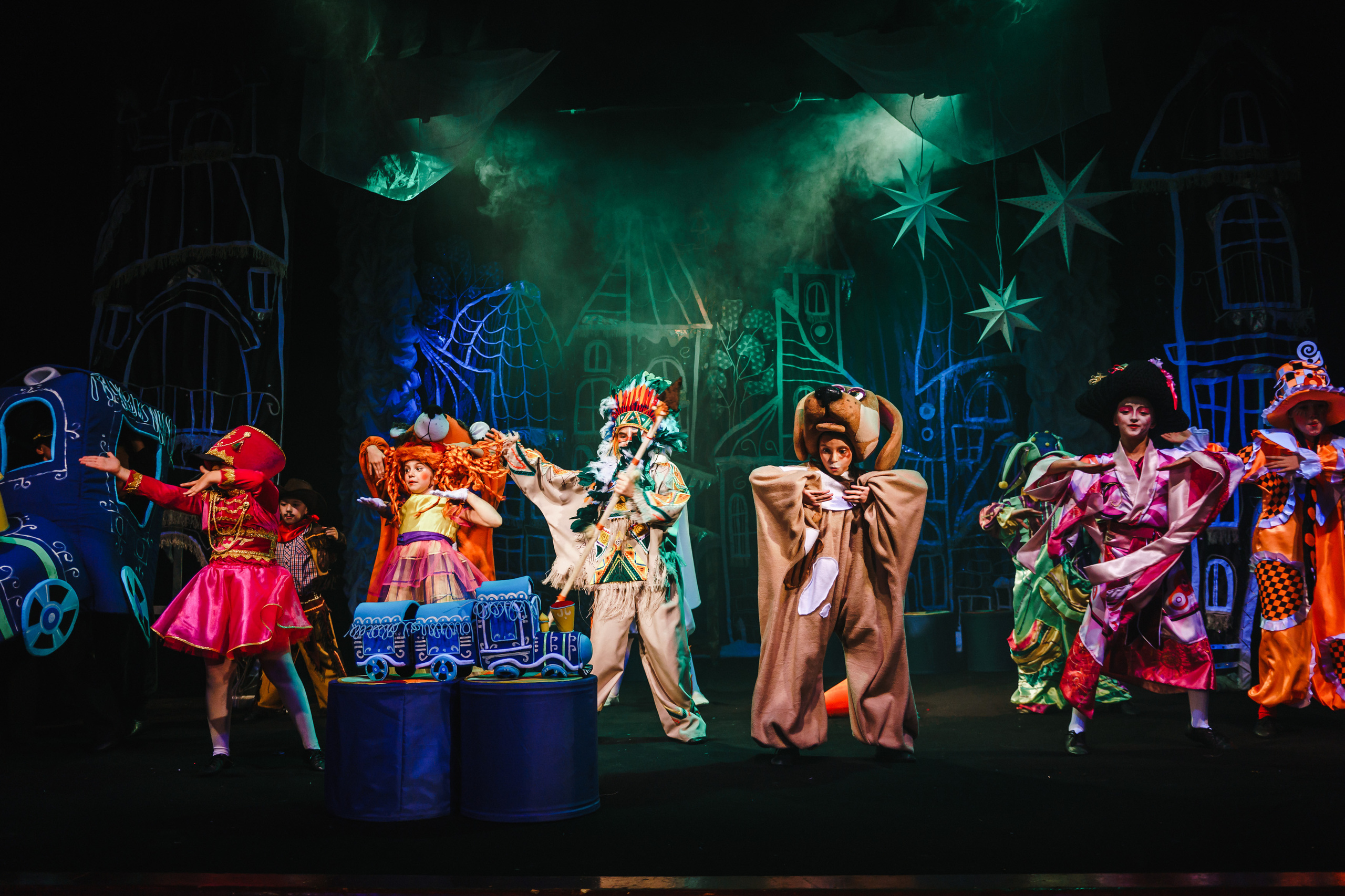 Театр «Сорванцы». Голубая стрела. Фото • Видео • Аэросъемка • Контент для бизнеса