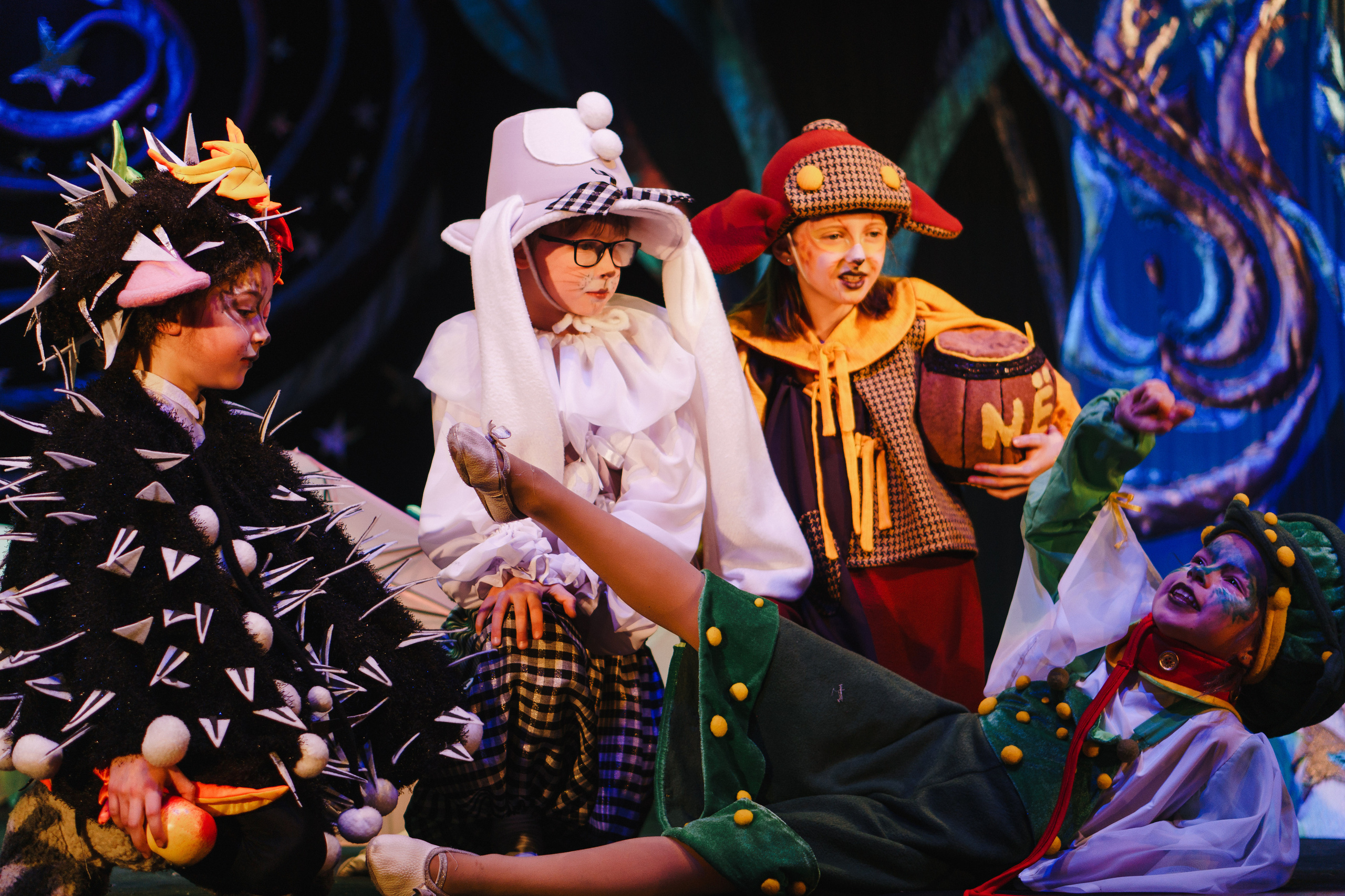 Театр «Сорванцы». Давайте никогда не расставаться. Фото • Відео • Аерозйомка • Контент для бізнесу