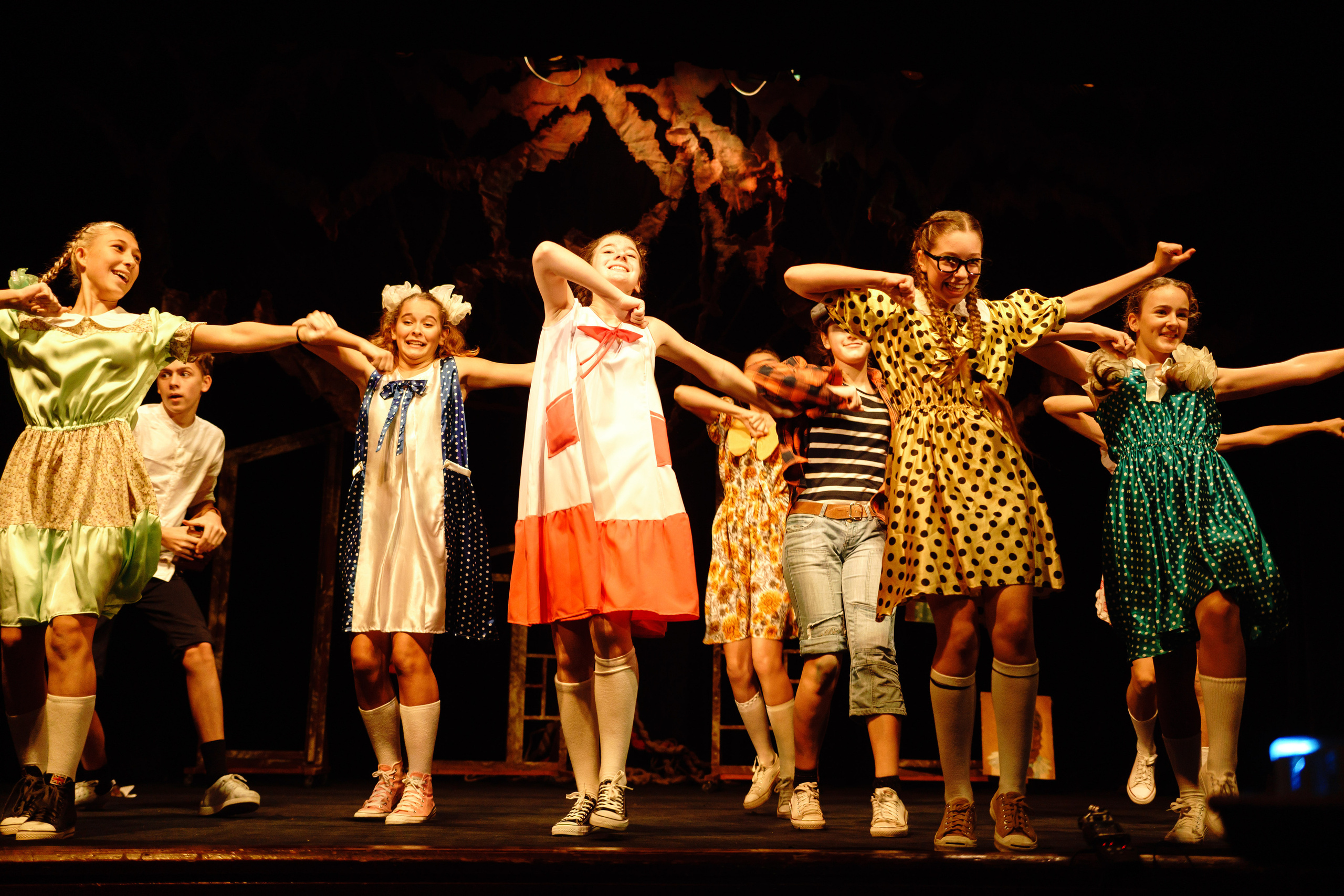 Театр «Сорванцы». Манюня. Фото • Відео • Аерозйомка • Контент для бізнесу