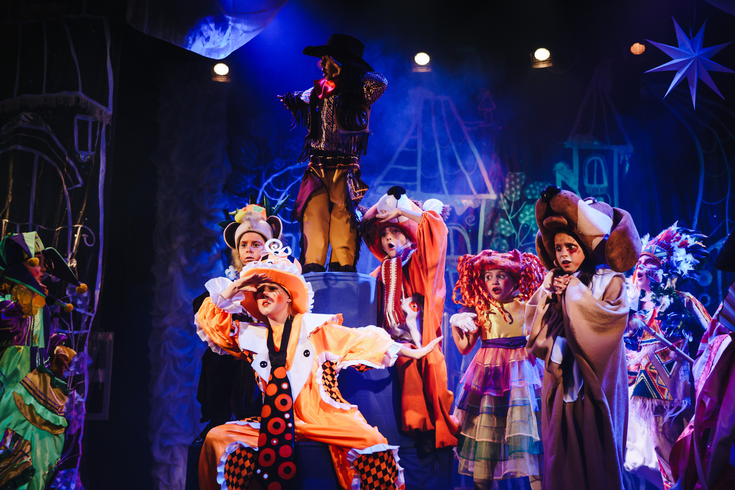 Театр «Сорванцы». Голубая стрела. Фото • Видео • Аэросъемка • Контент для бизнеса