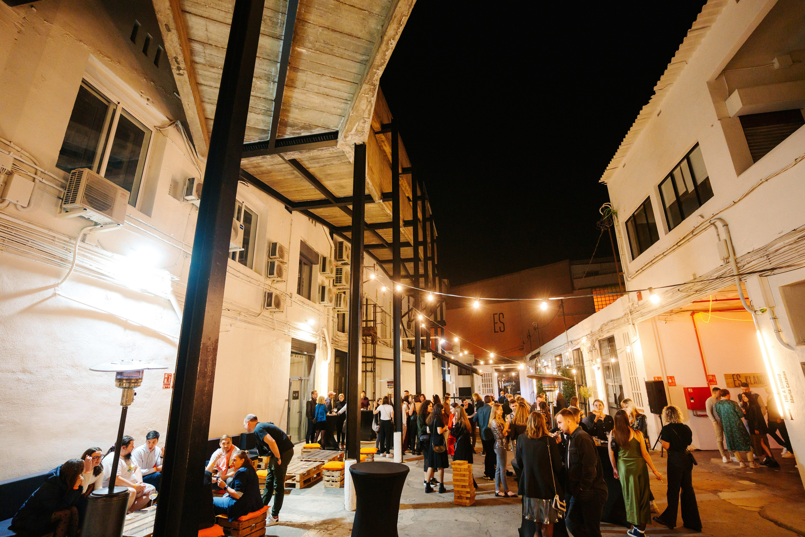 Barcelona — We shine together. Foto • Video • Produktion • Luftbildaufnahmen • Erstellung von Medien