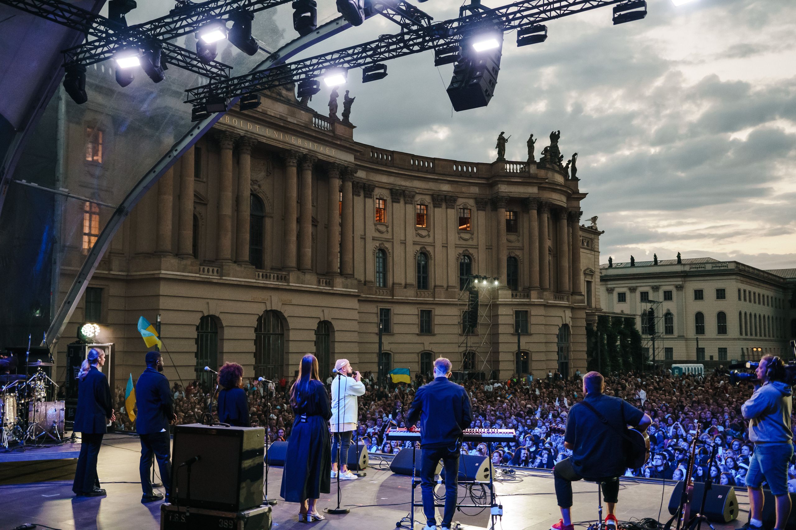 Life Will Win. Berlin. Photo • Video • Production • Aerial • Media Creation