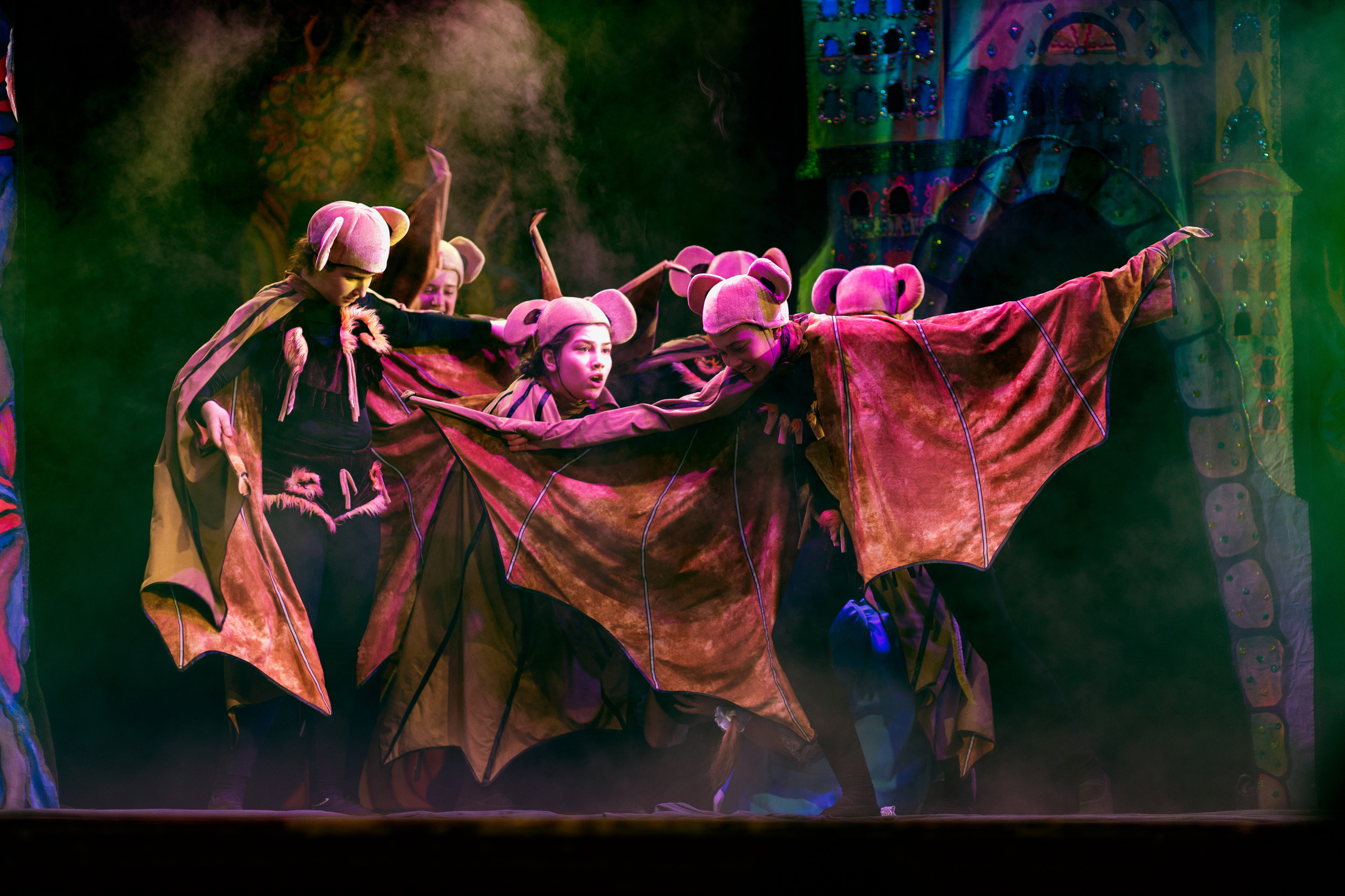 Театр «Сорванцы». Волшебник Изумрудного города. Фото • Видео • Аэросъемка • Контент для бизнеса