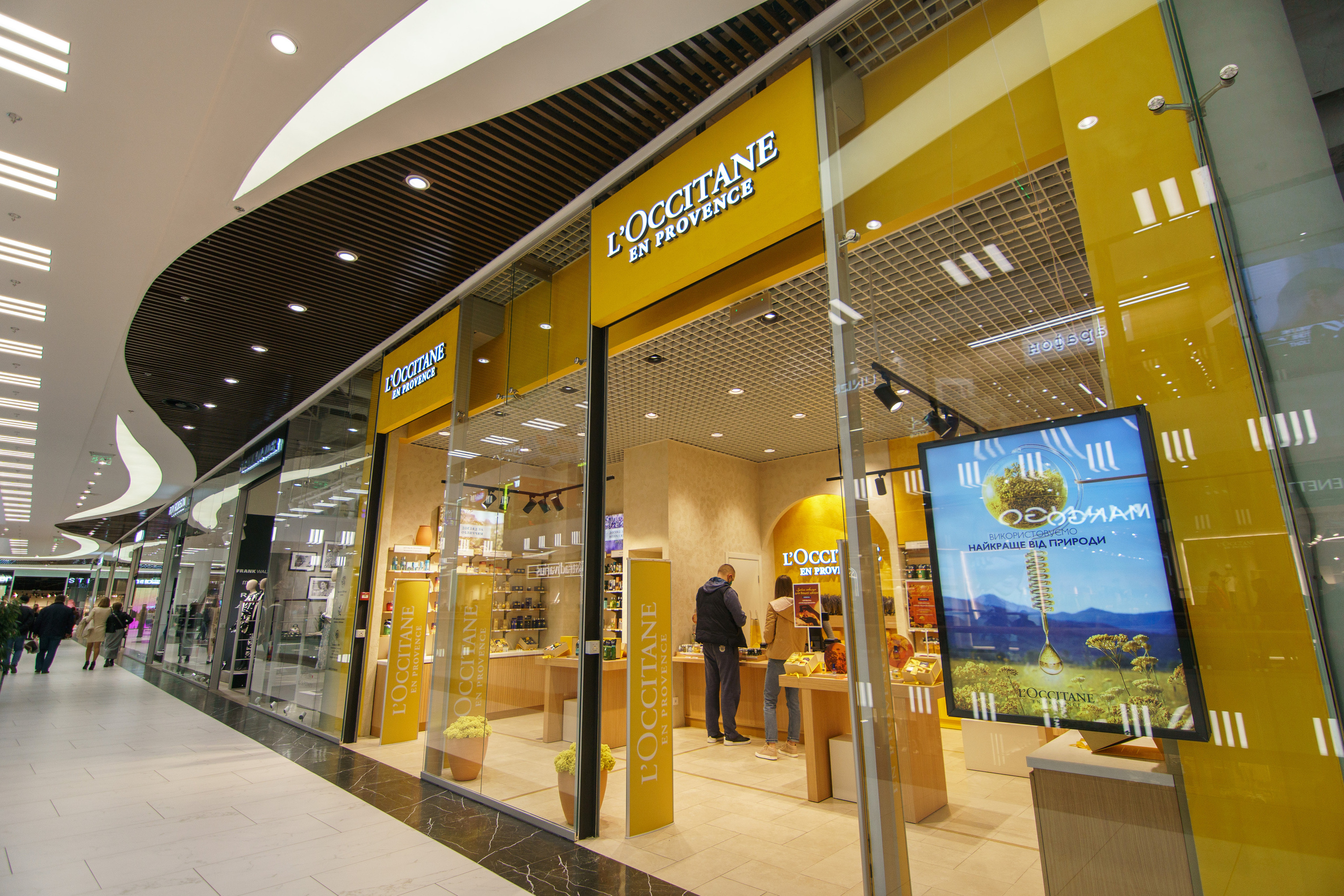 L'Occitane. Foto • Video • Produktion • Luftbildaufnahmen • Erstellung von Medien