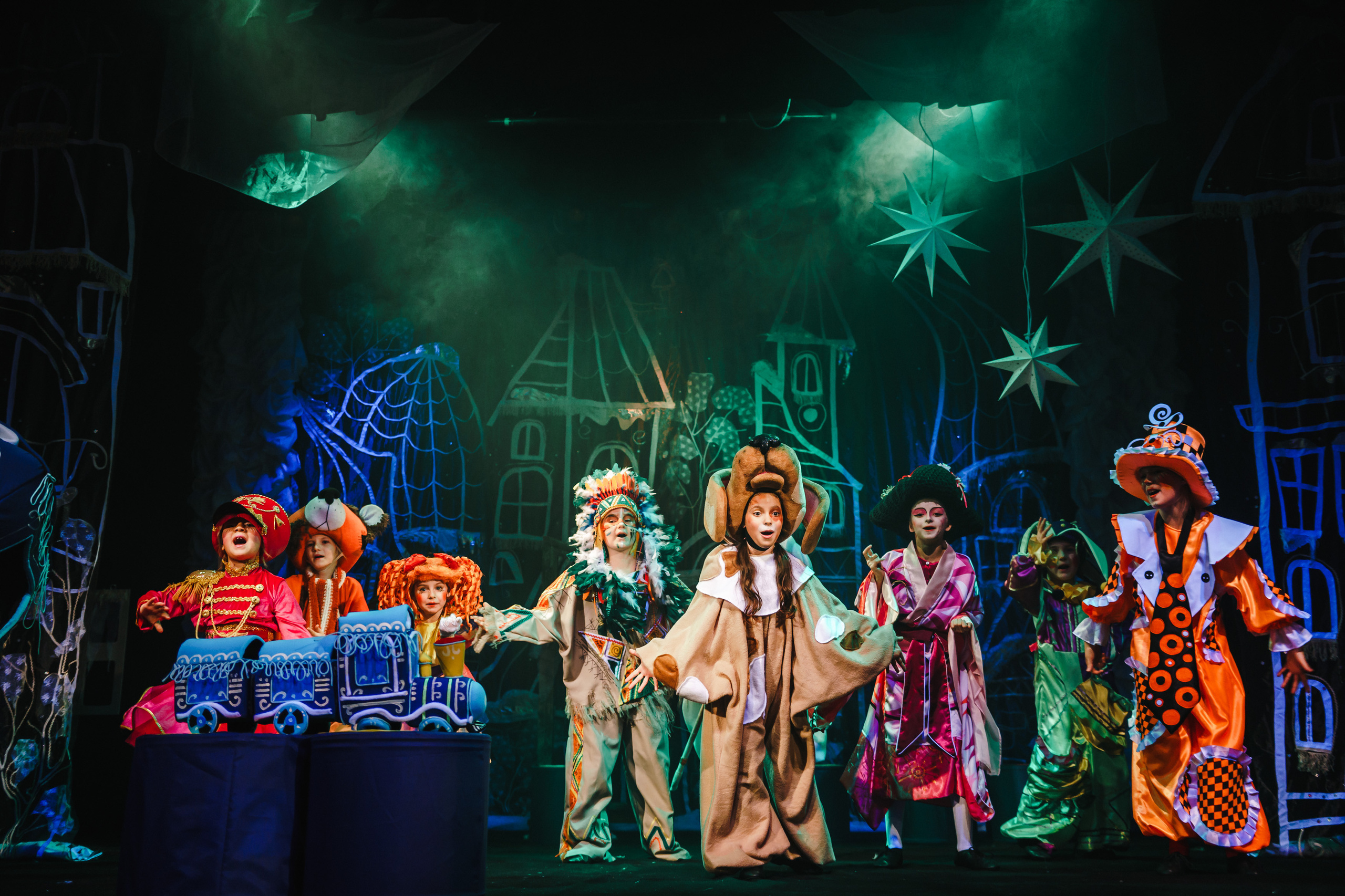 Театр «Сорванцы». Голубая стрела. Фото • Видео • Аэросъемка • Контент для бизнеса