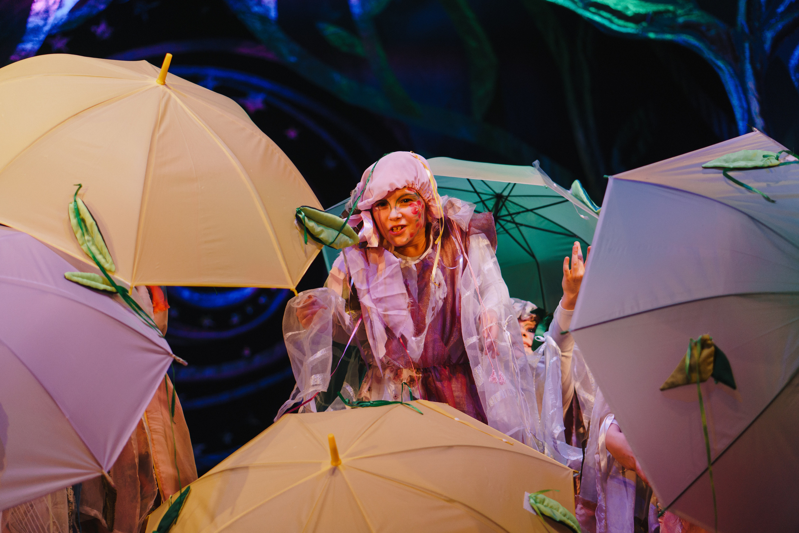 Театр «Сорванцы». Давайте никогда не расставаться. Фото • Відео • Аерозйомка • Контент для бізнесу