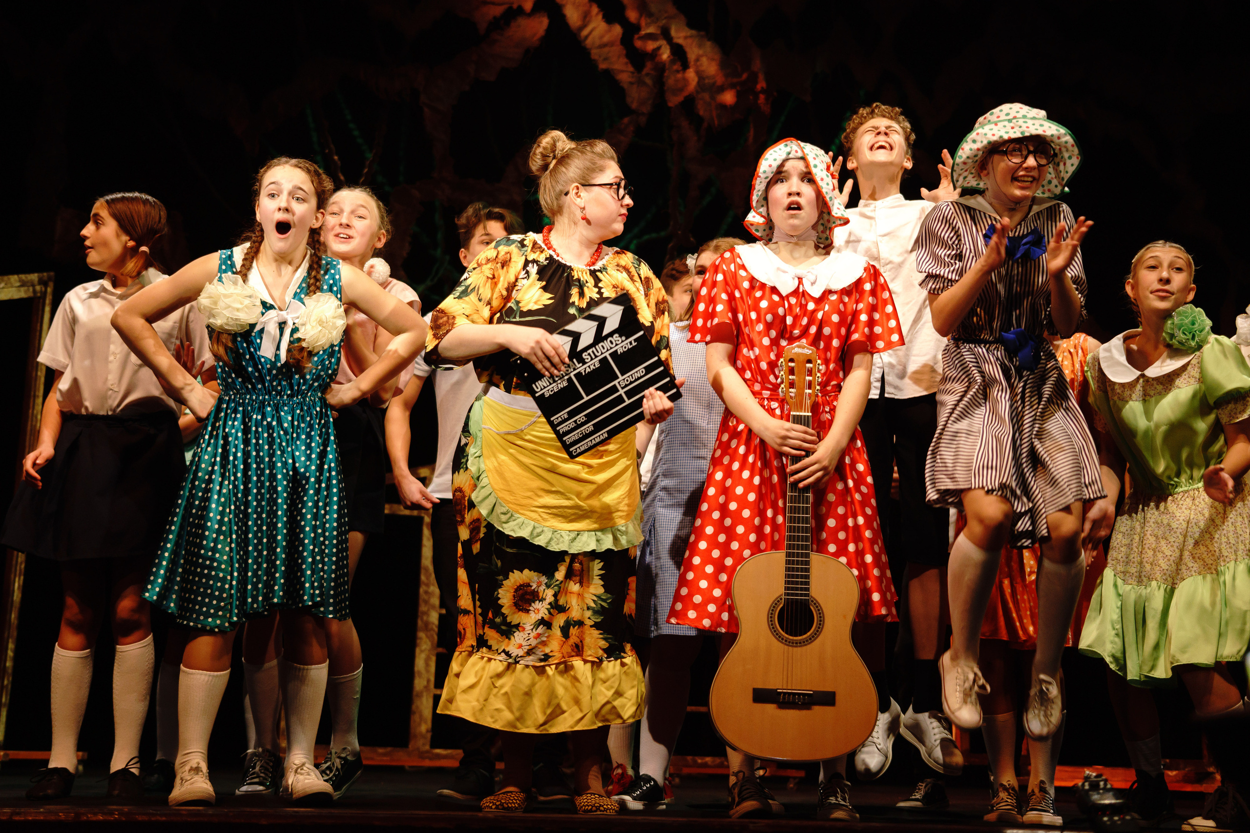 Театр «Сорванцы». Манюня. Фото • Відео • Аерозйомка • Контент для бізнесу