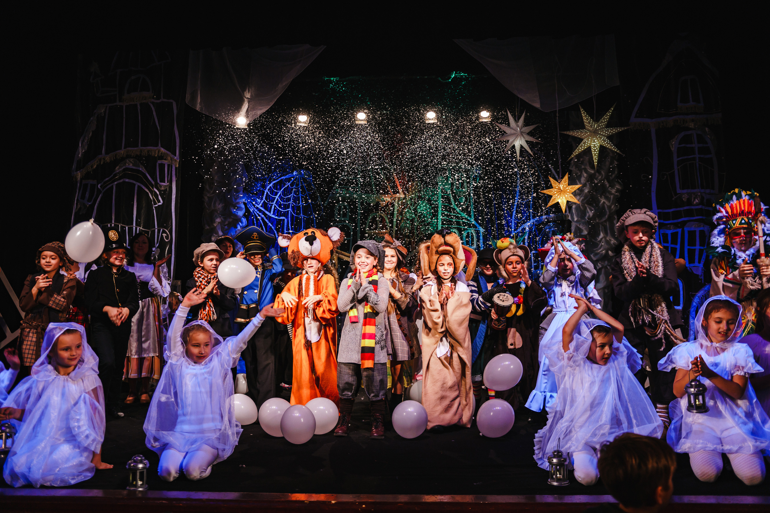 Театр «Сорванцы». Голубая стрела. Фото • Видео • Аэросъемка • Контент для бизнеса