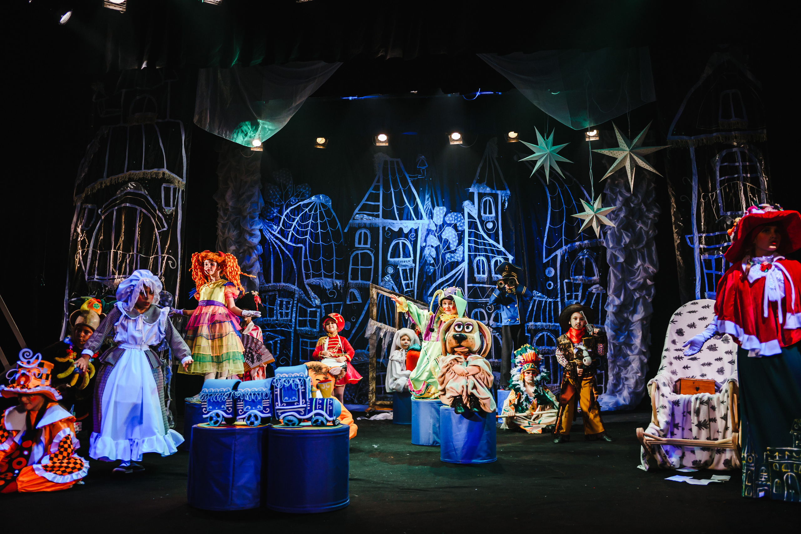 Театр «Сорванцы». Голубая стрела. Фото • Видео • Аэросъемка • Контент для бизнеса