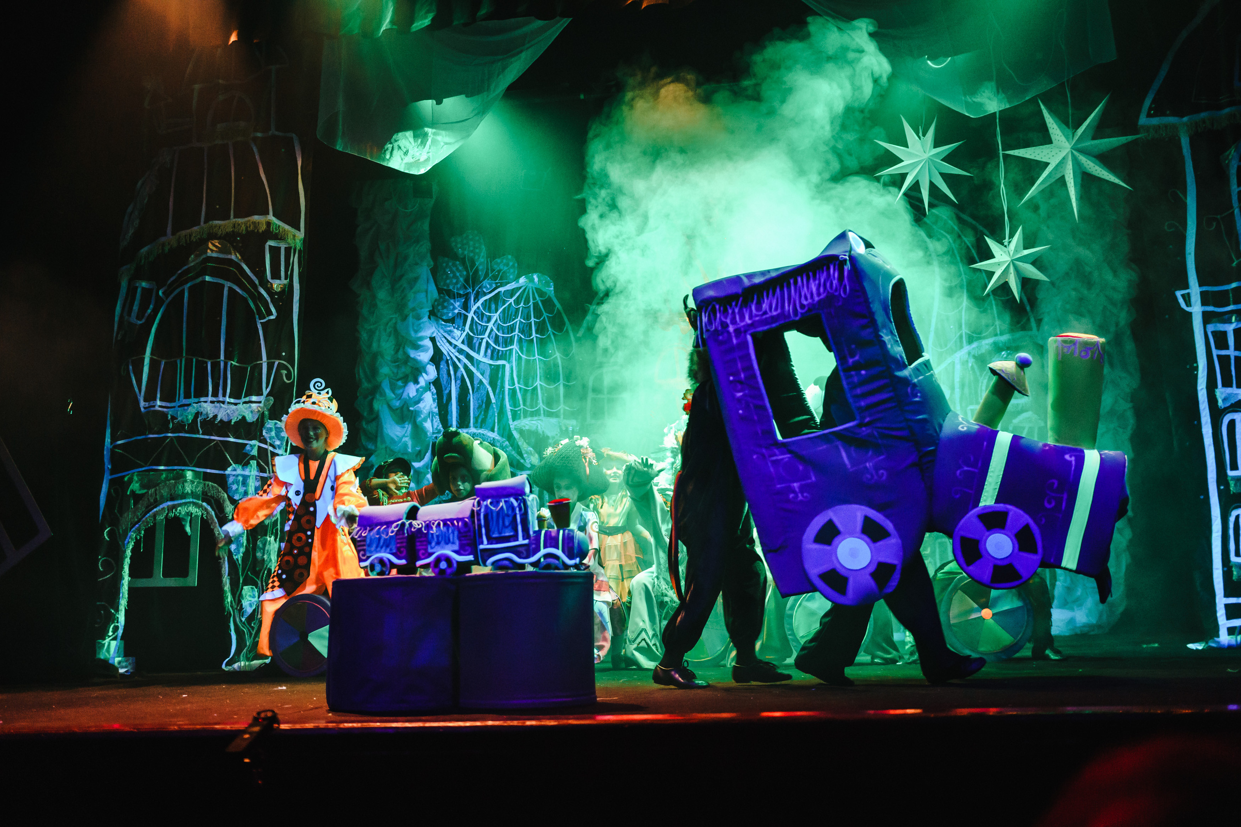 Театр «Сорванцы». Голубая стрела. Фото • Видео • Аэросъемка • Контент для бизнеса