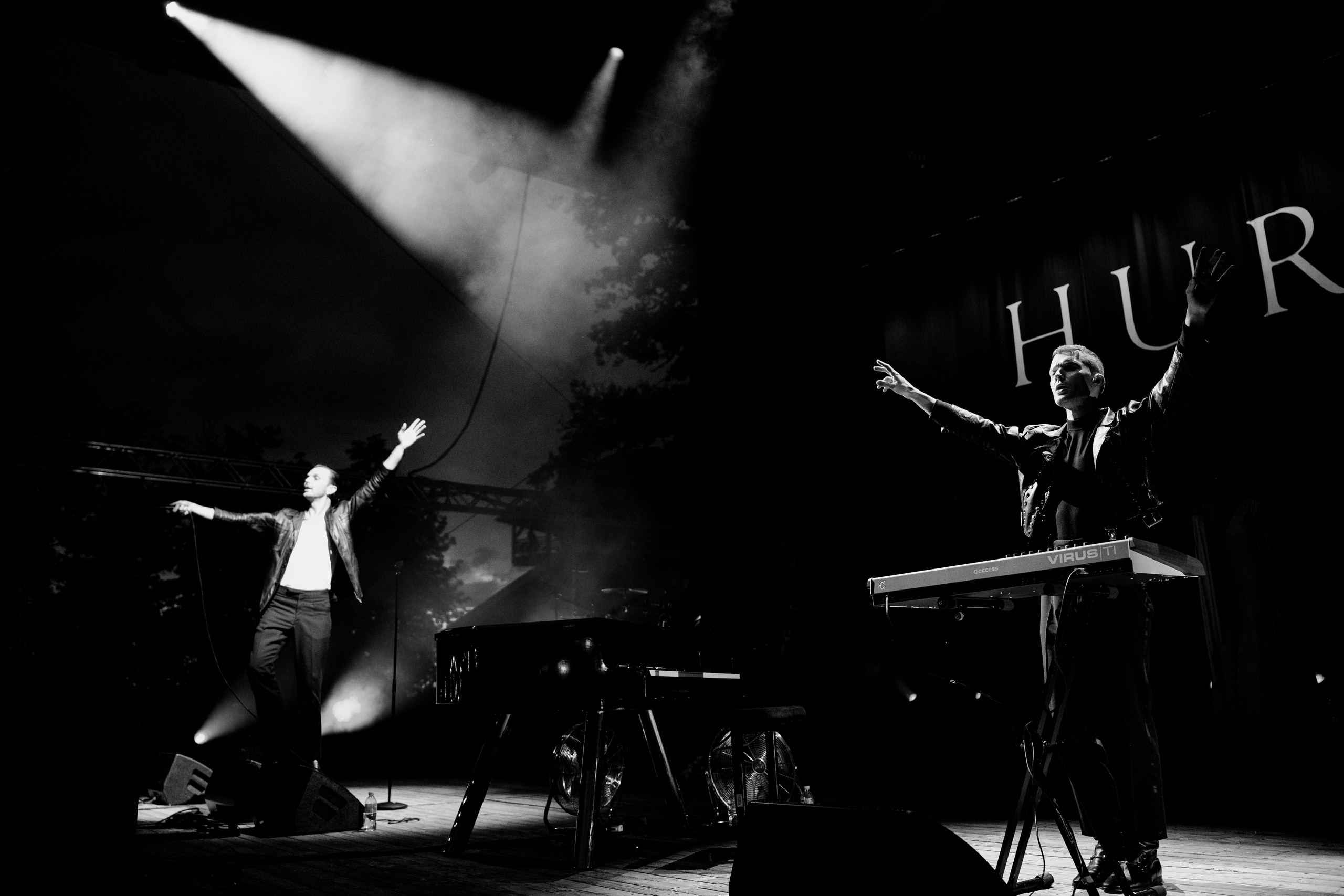 HURTS — Sigulda Medieval Castle. Фото • Відео • Аерозйомка • Контент для бізнесу