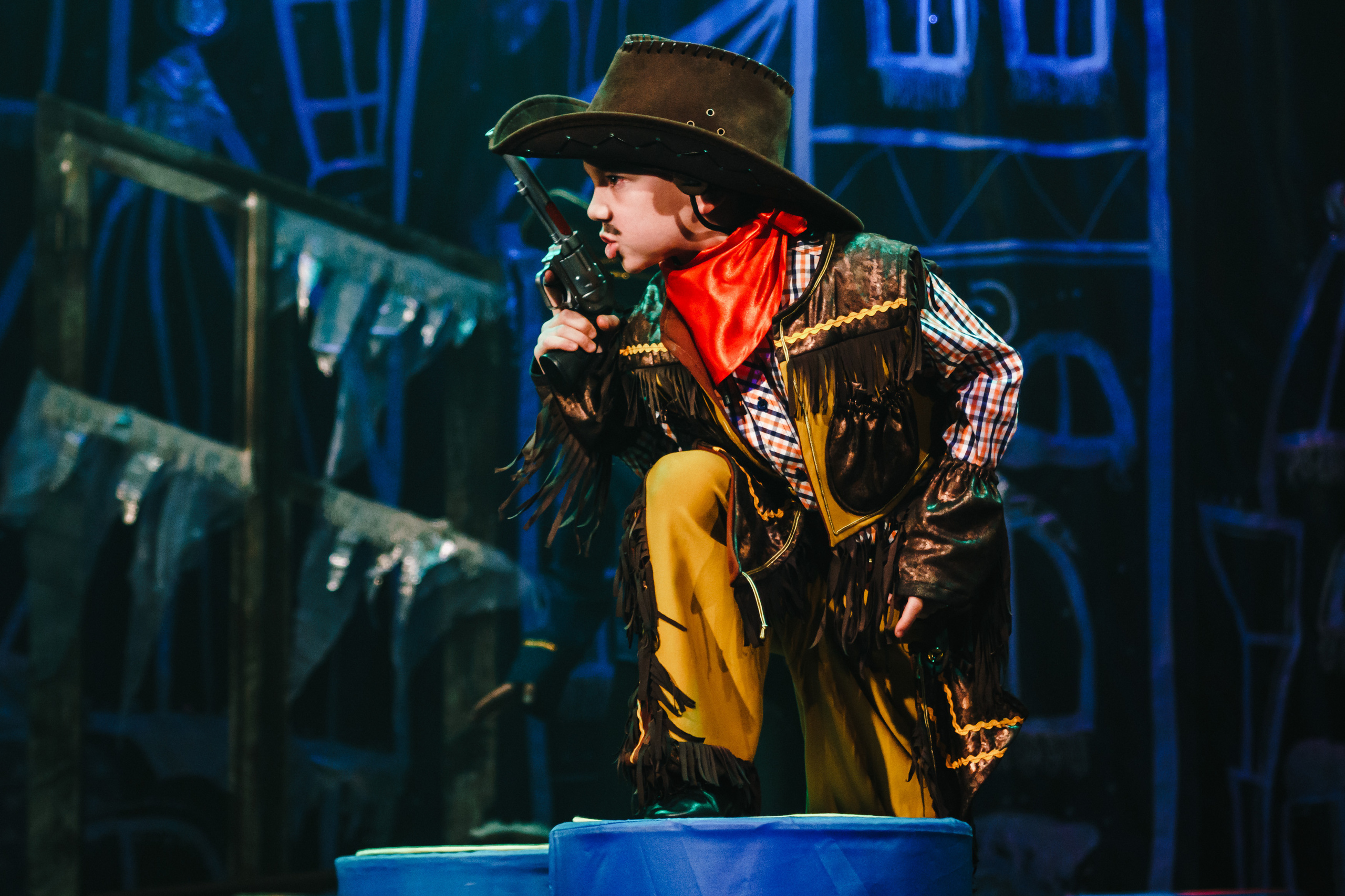 Театр «Сорванцы». Голубая стрела. Фото • Видео • Аэросъемка • Контент для бизнеса