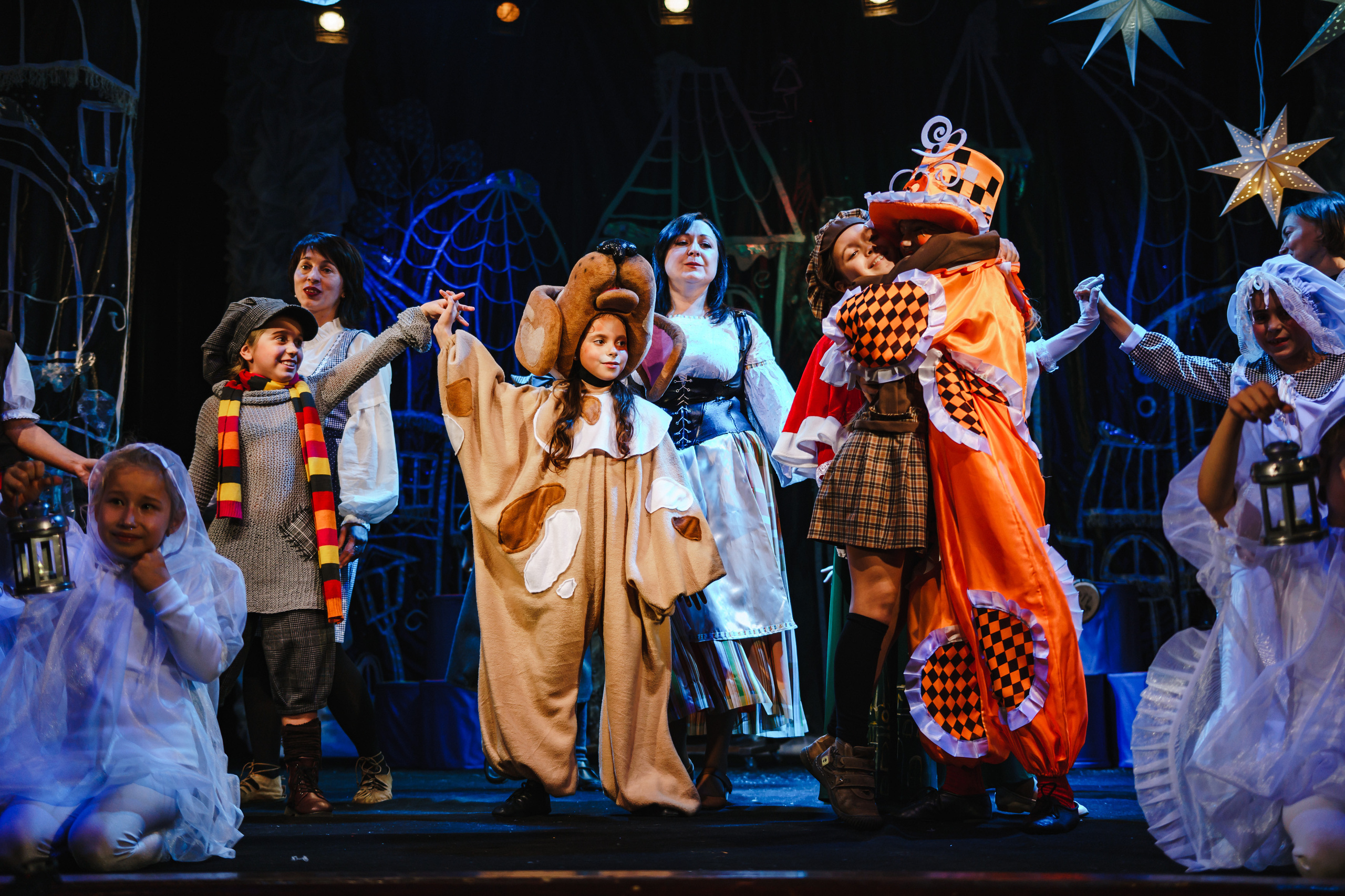 Театр «Сорванцы». Голубая стрела. Фото • Видео • Аэросъемка • Контент для бизнеса