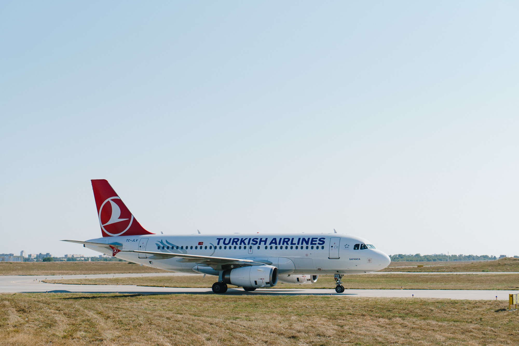 Plane Spotting Day. Kharkiv International Airport. Foto • Video • Produktion • Luftbildaufnahmen • Erstellung von Medien